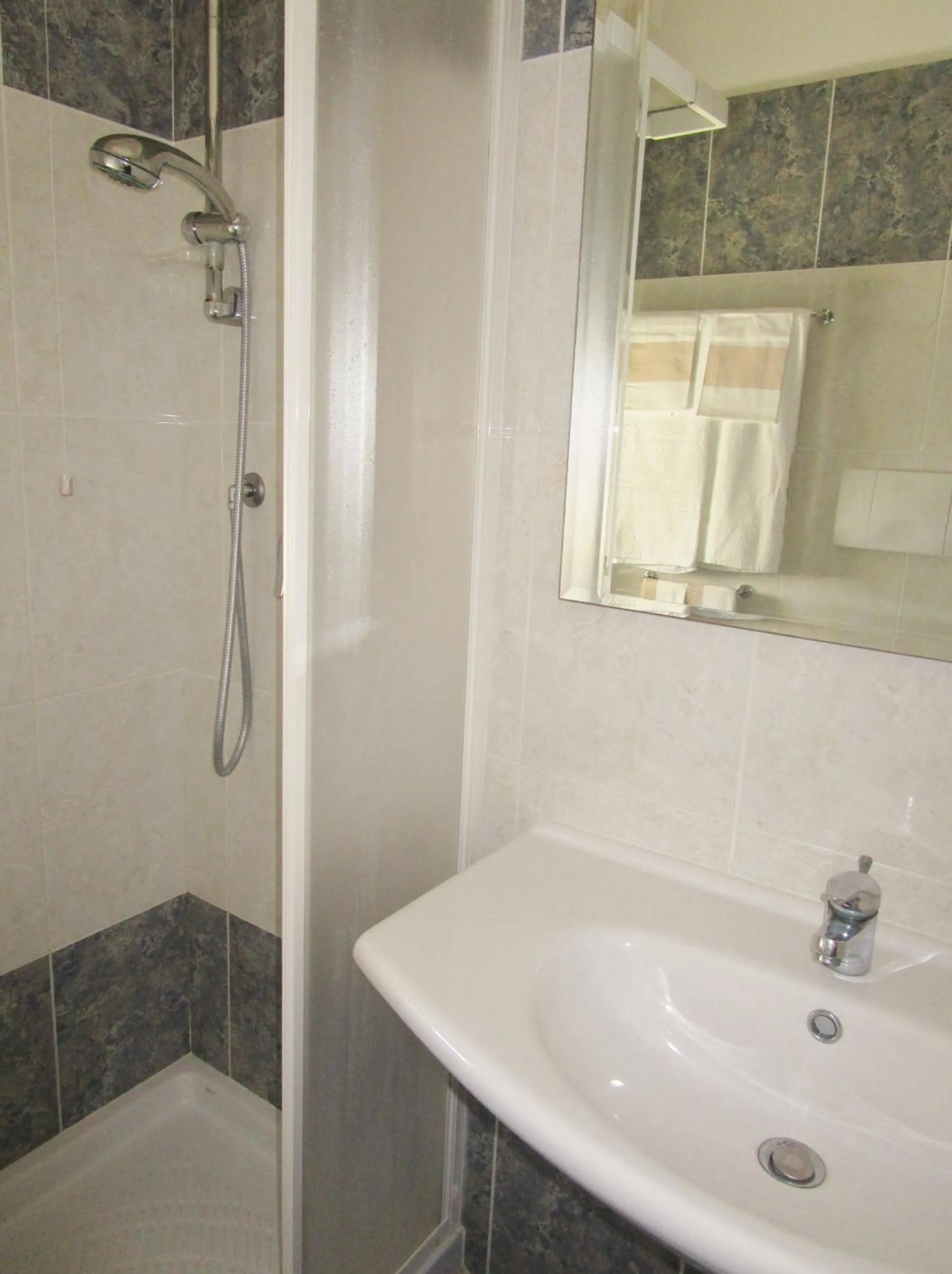 Shower in Hotel Ponte