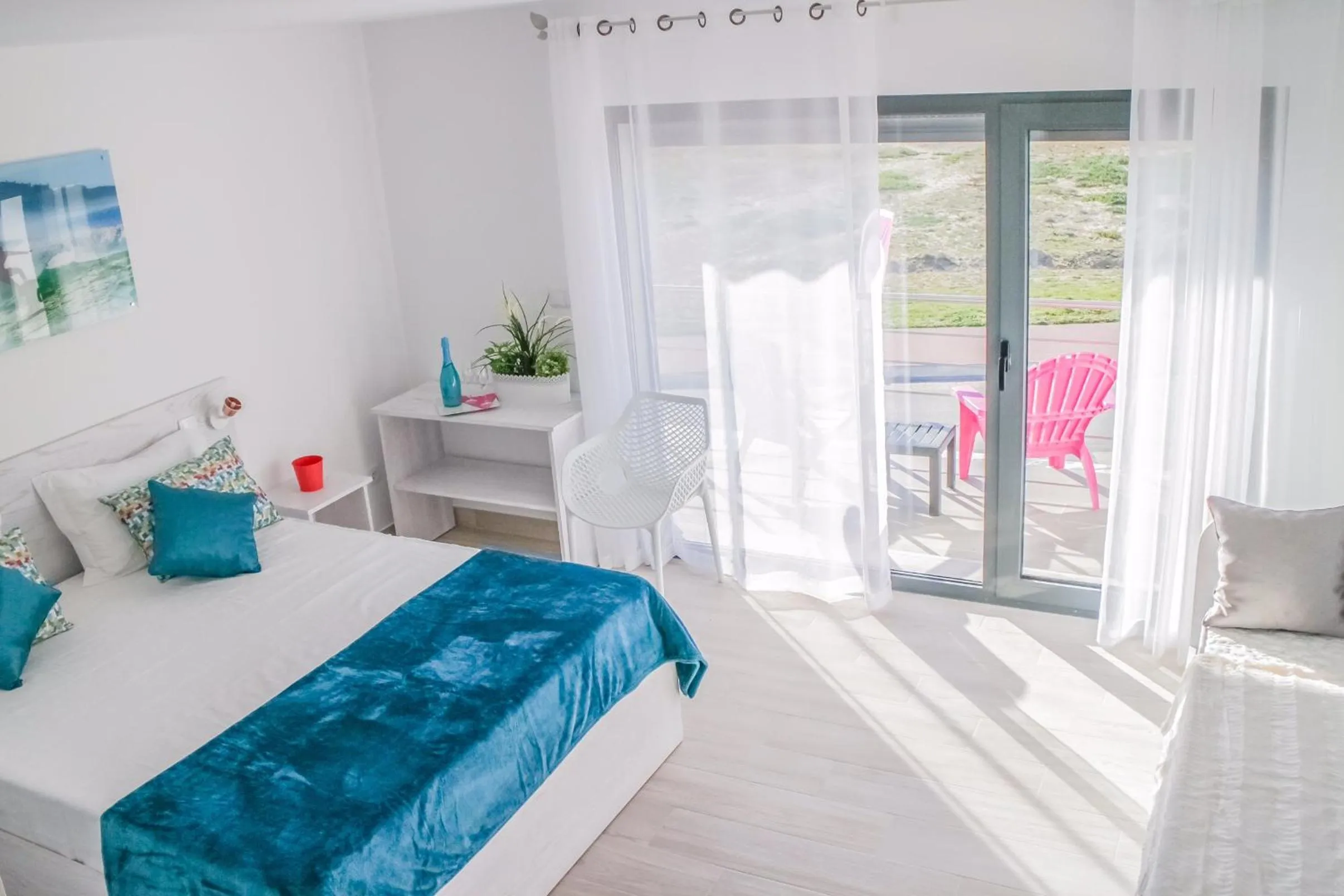 Photo of the whole room in Gabana Baleal Beach