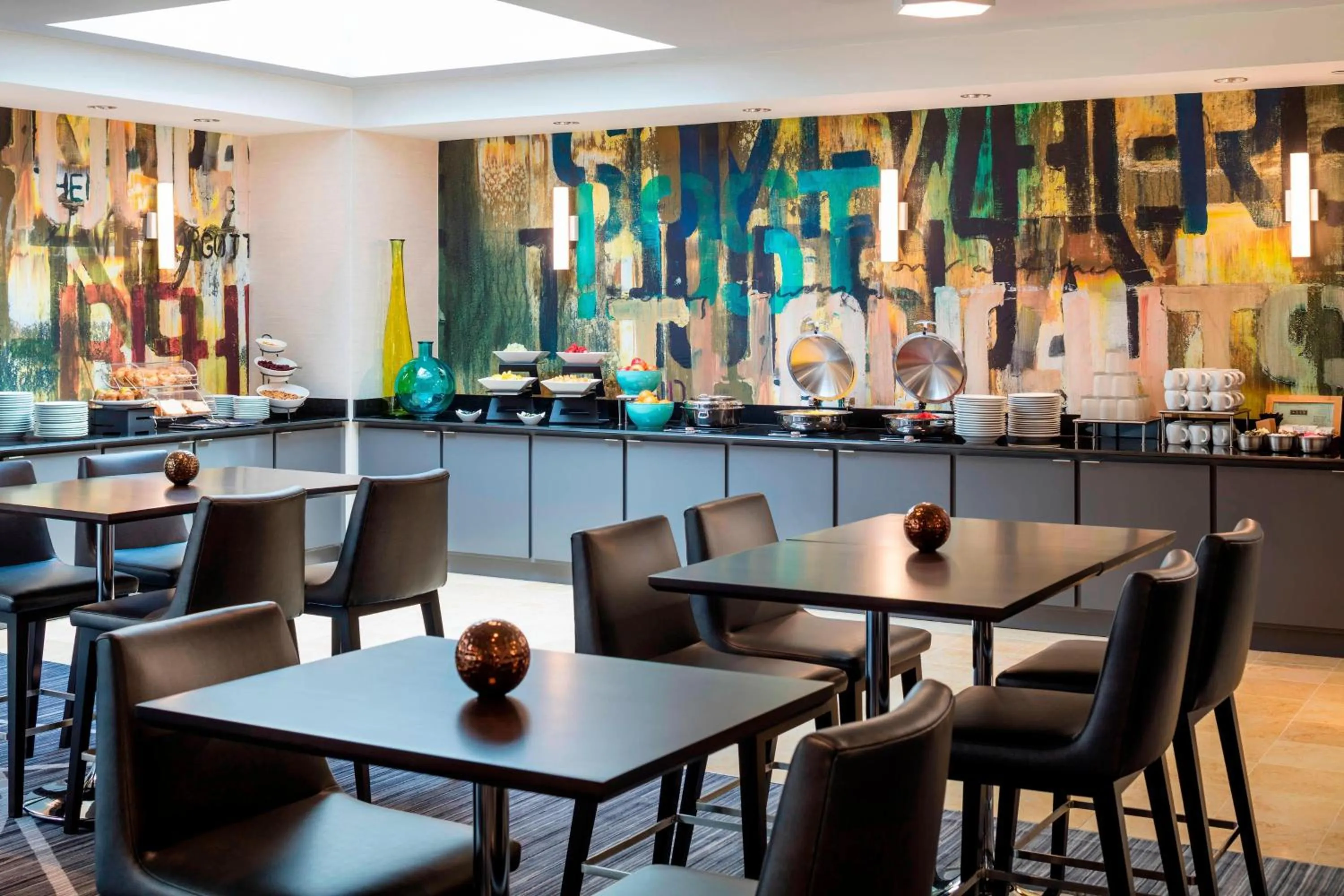 Lounge or bar in Renaissance Providence Downtown Hotel