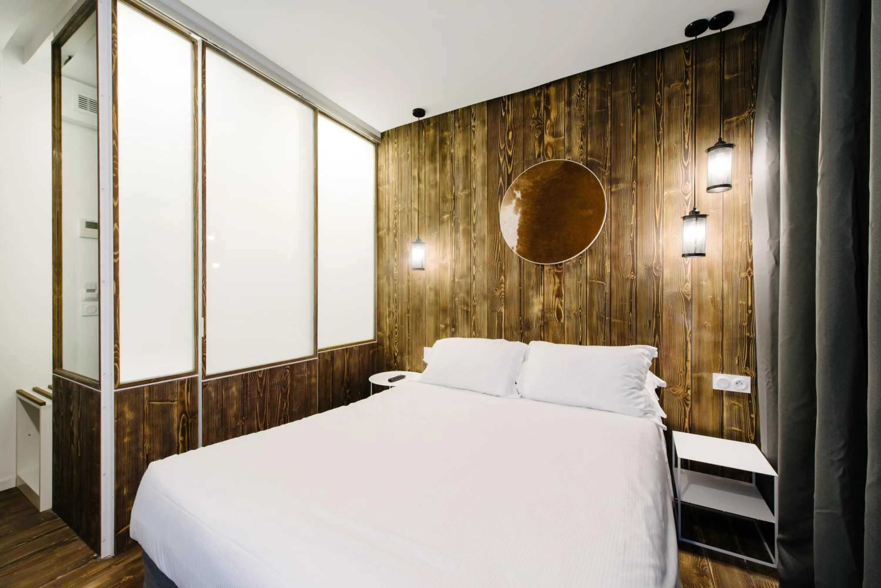 Photo of the whole room, Bed in Atypik Hotel