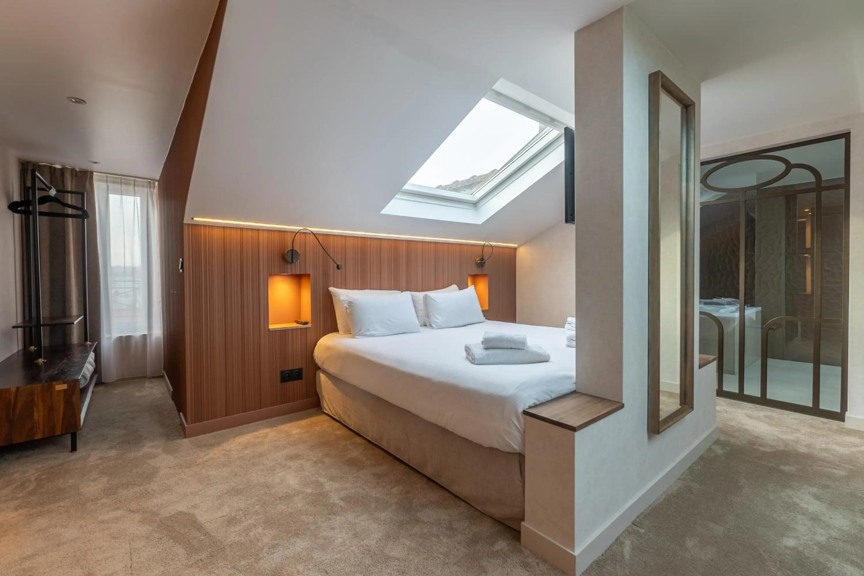 Photo of the whole room, Bed in Atypik Hotel