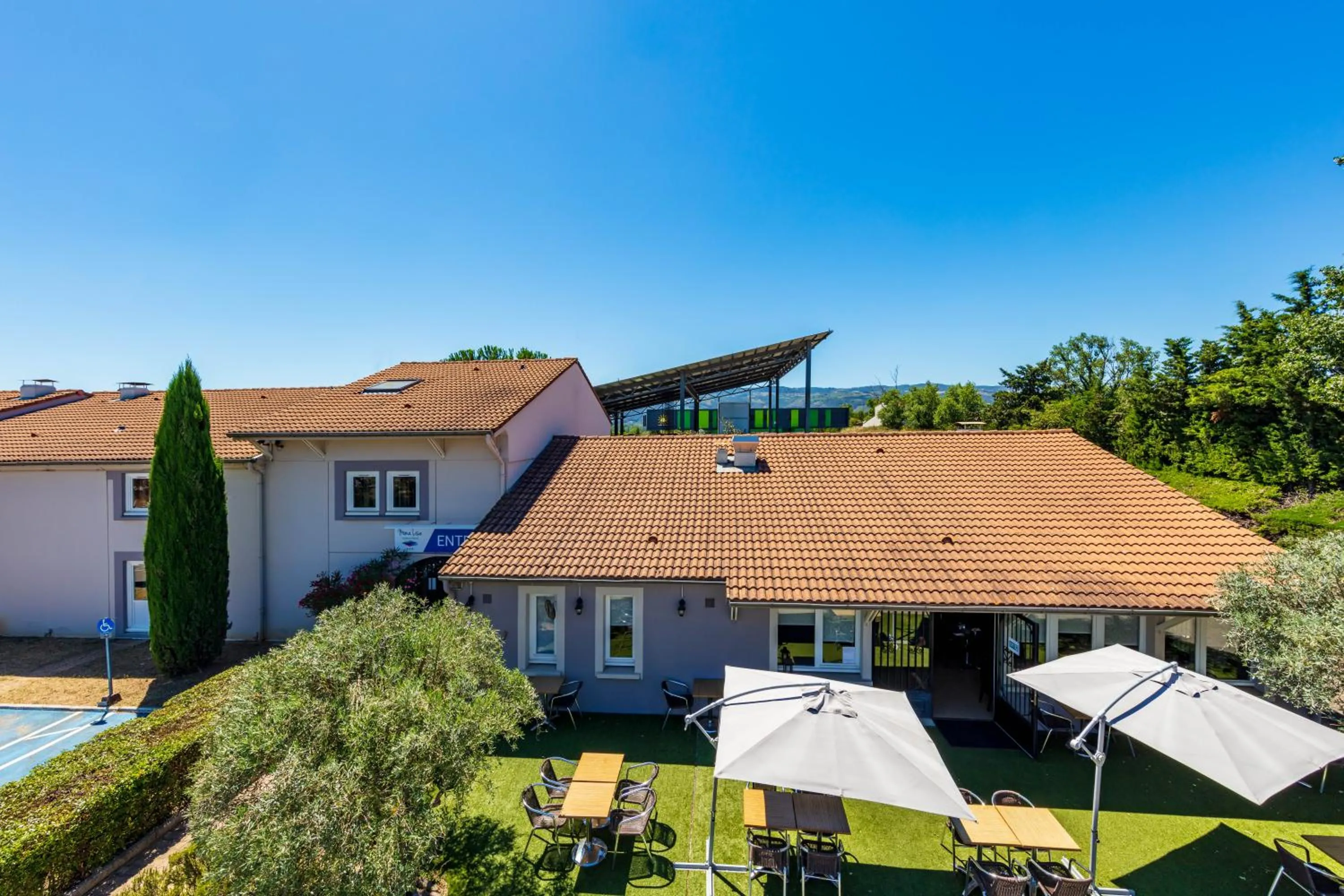 Property building in Noemys Valence Nord - hotel restaurant