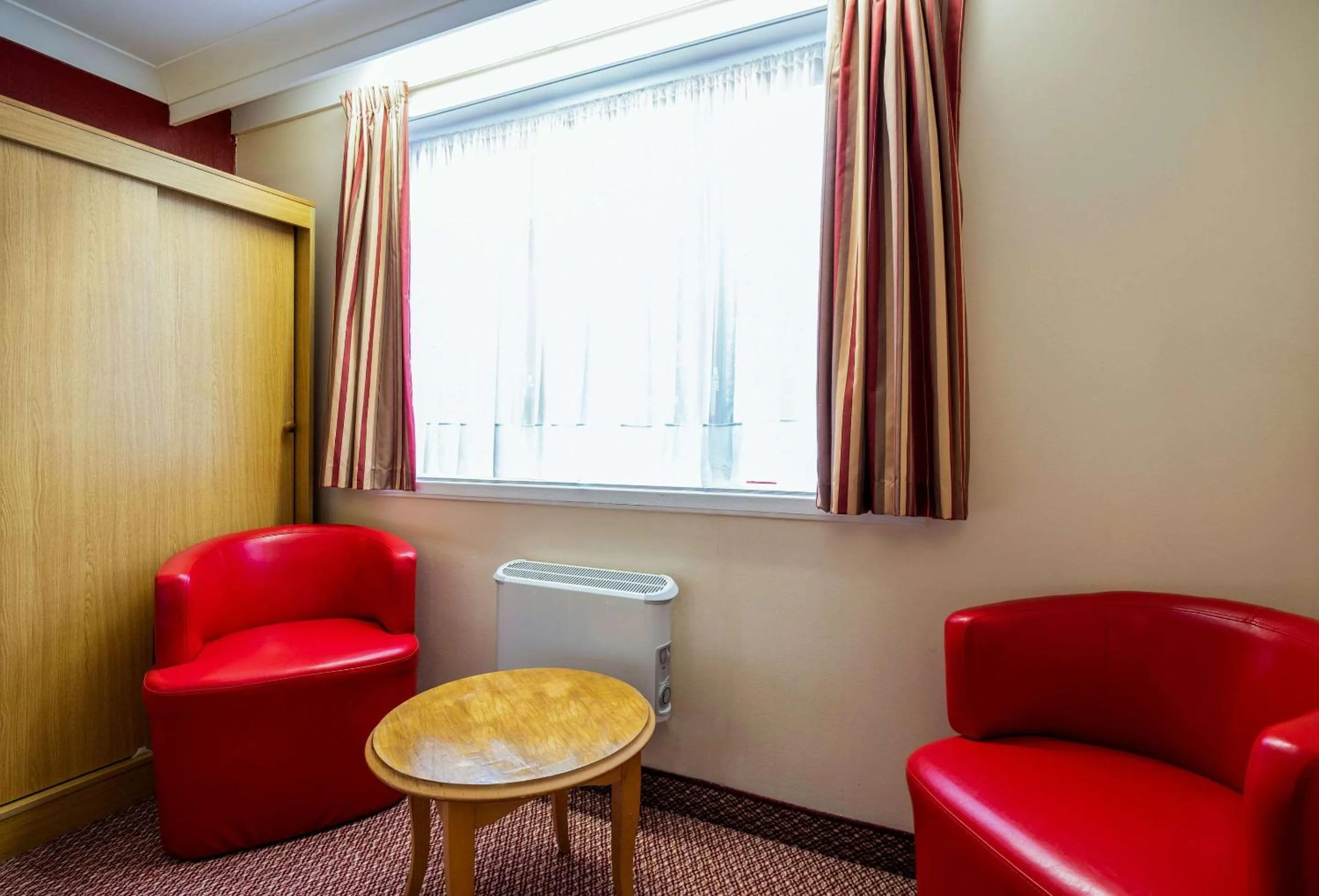 Photo of the whole room in Comfort Inn Arundel