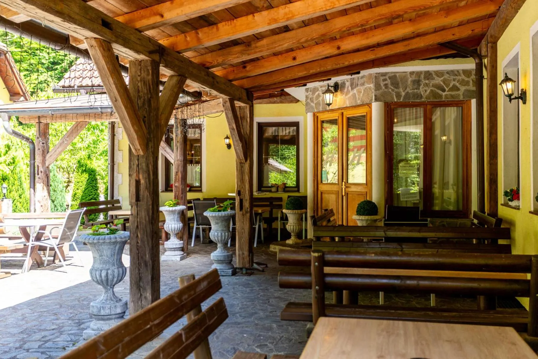 Patio in Guest House Hober