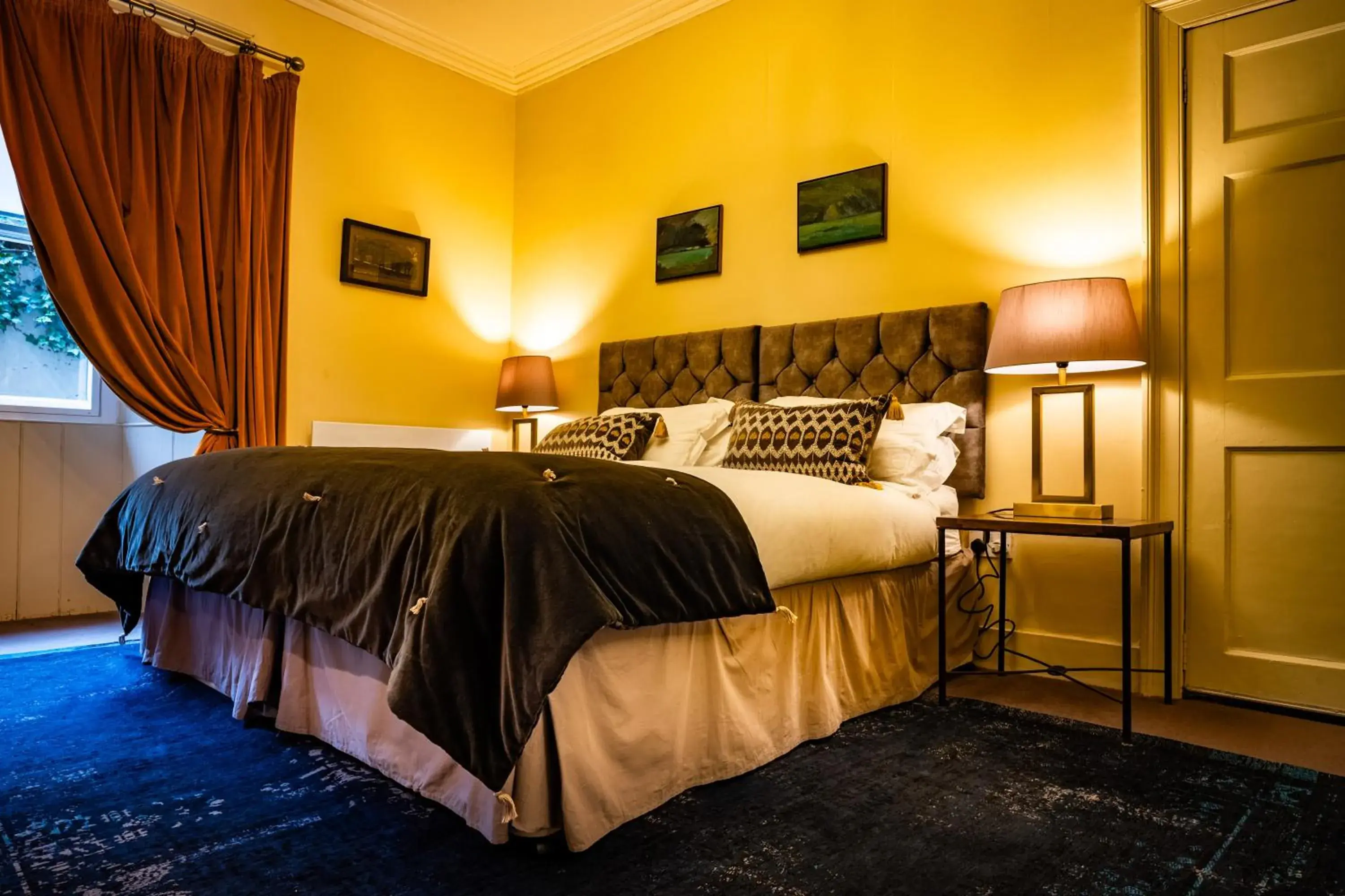 Double or Twin Room with Private Bathroom in Six Brunton Place Guest House Double or Twin Room with Private Bathroom in Six Brunton Place Guest House