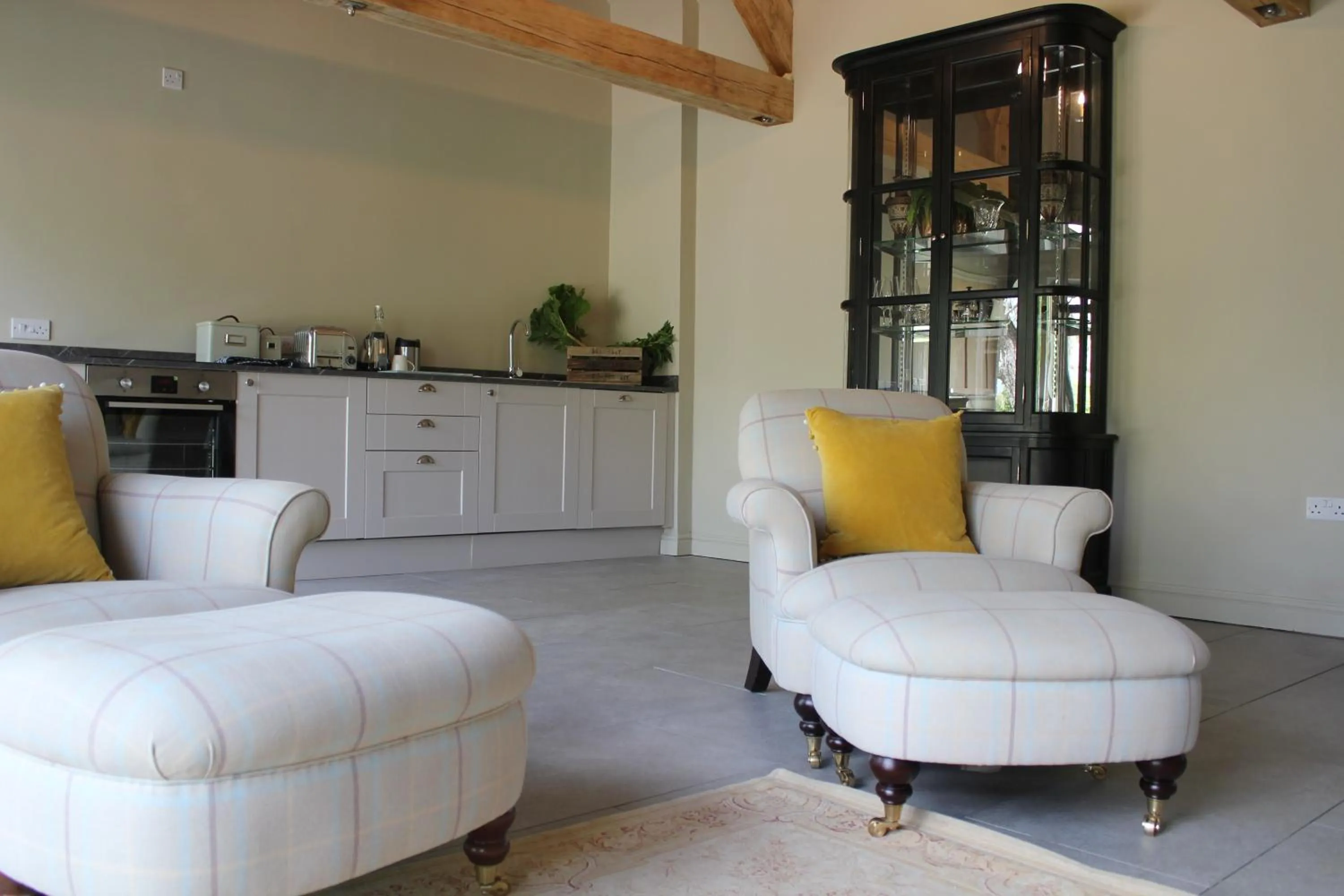 Kitchen or kitchenette in West Knole House Somerset