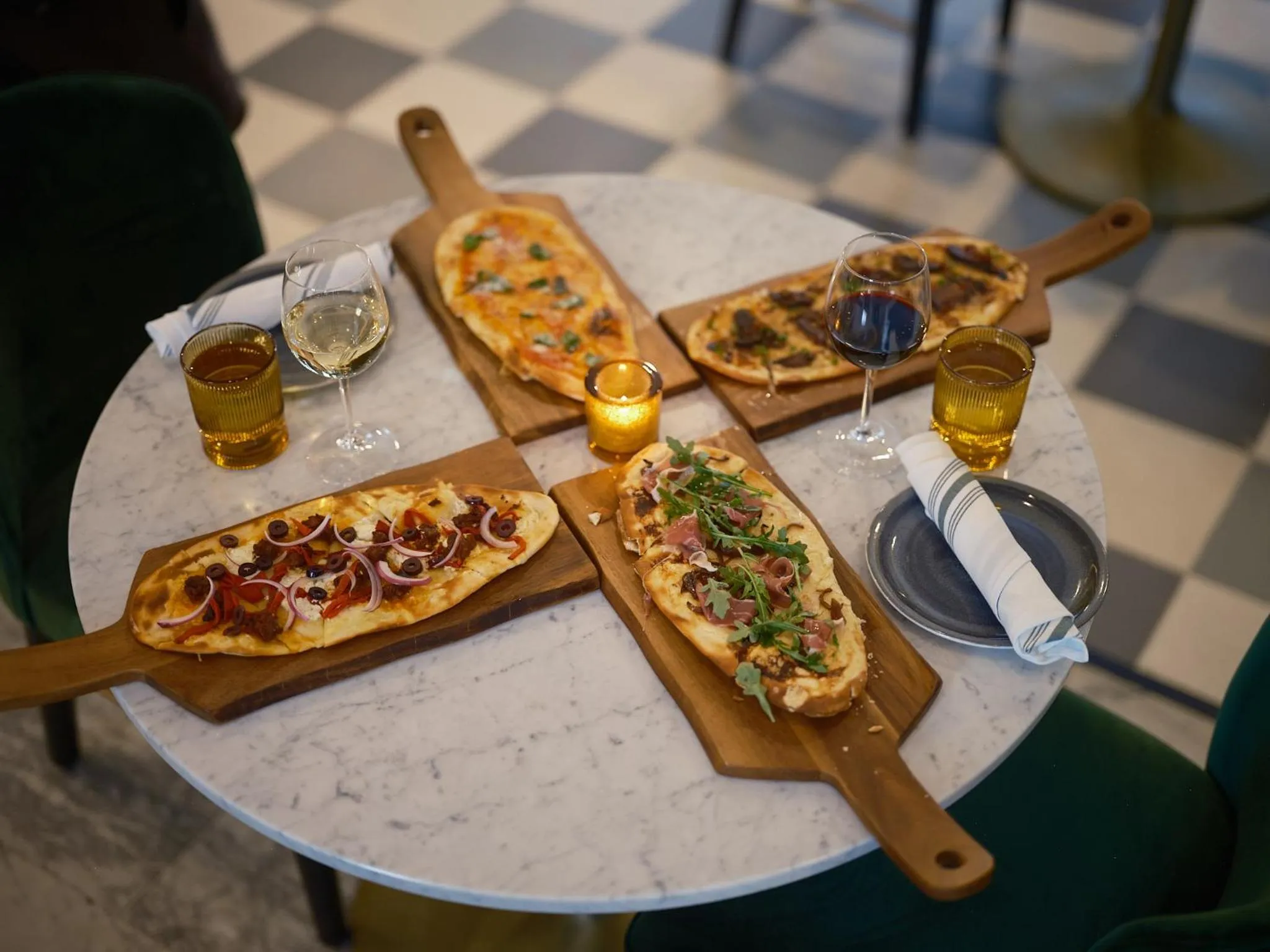 Restaurant/places to eat in Hotel Julian