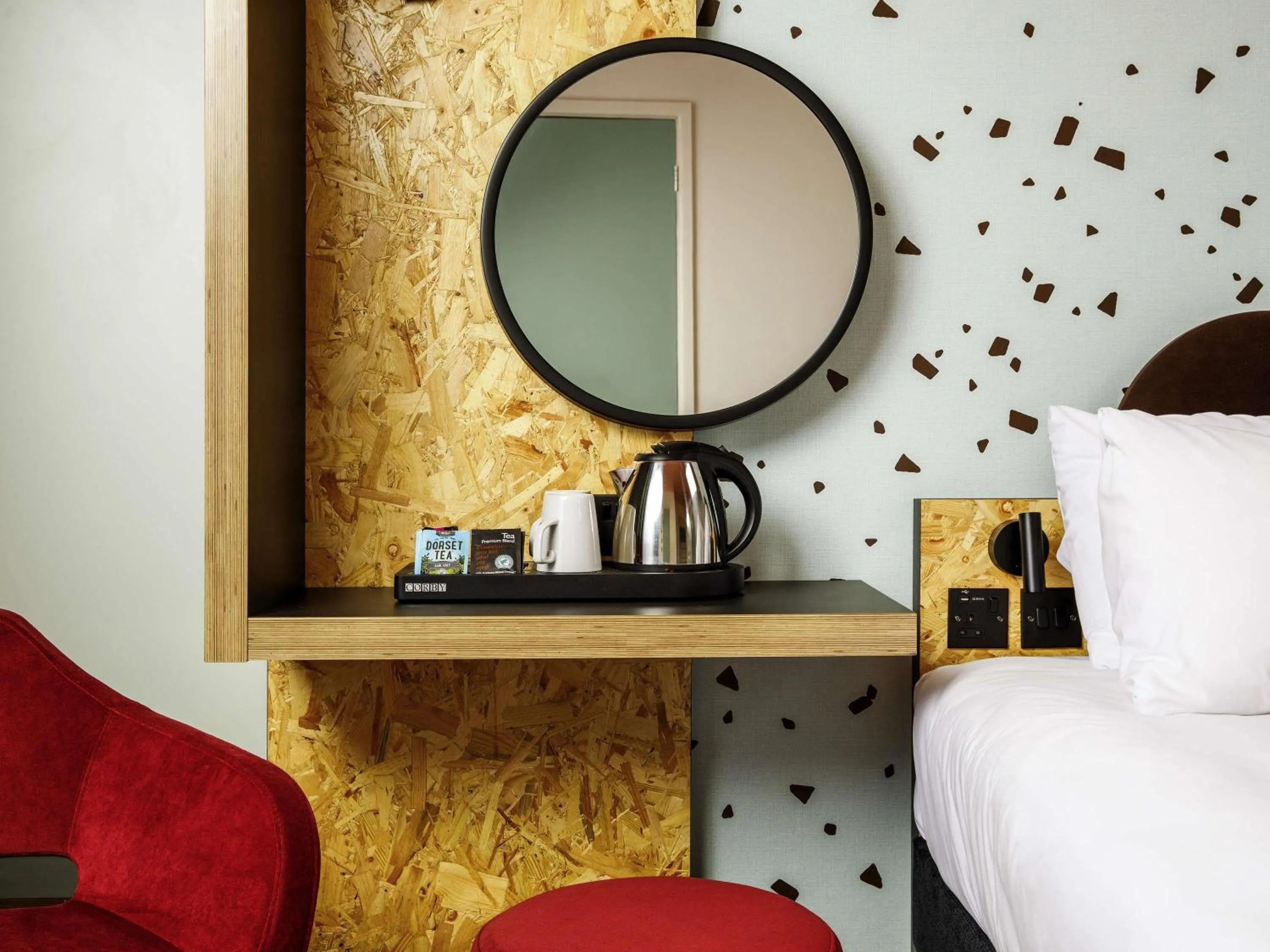 Bedroom, Bed in ibis Styles Bournemouth