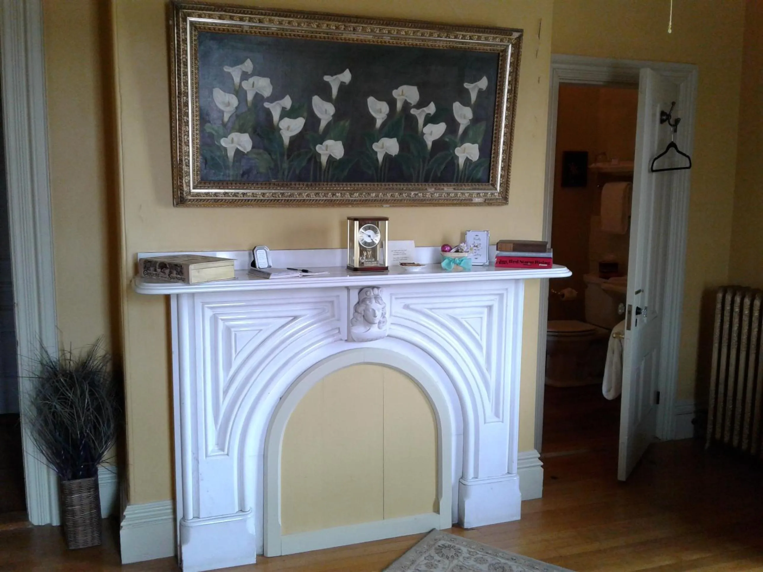 Decorative detail in Proctor Mansion Inn