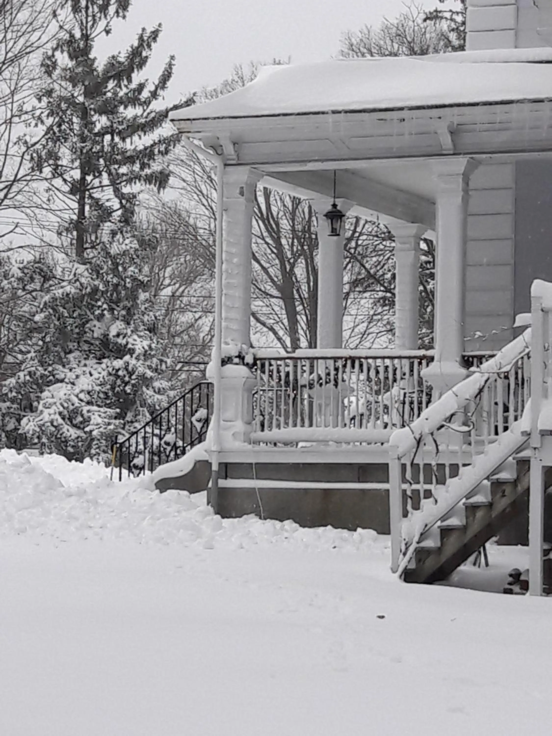 Property building in Proctor Mansion Inn