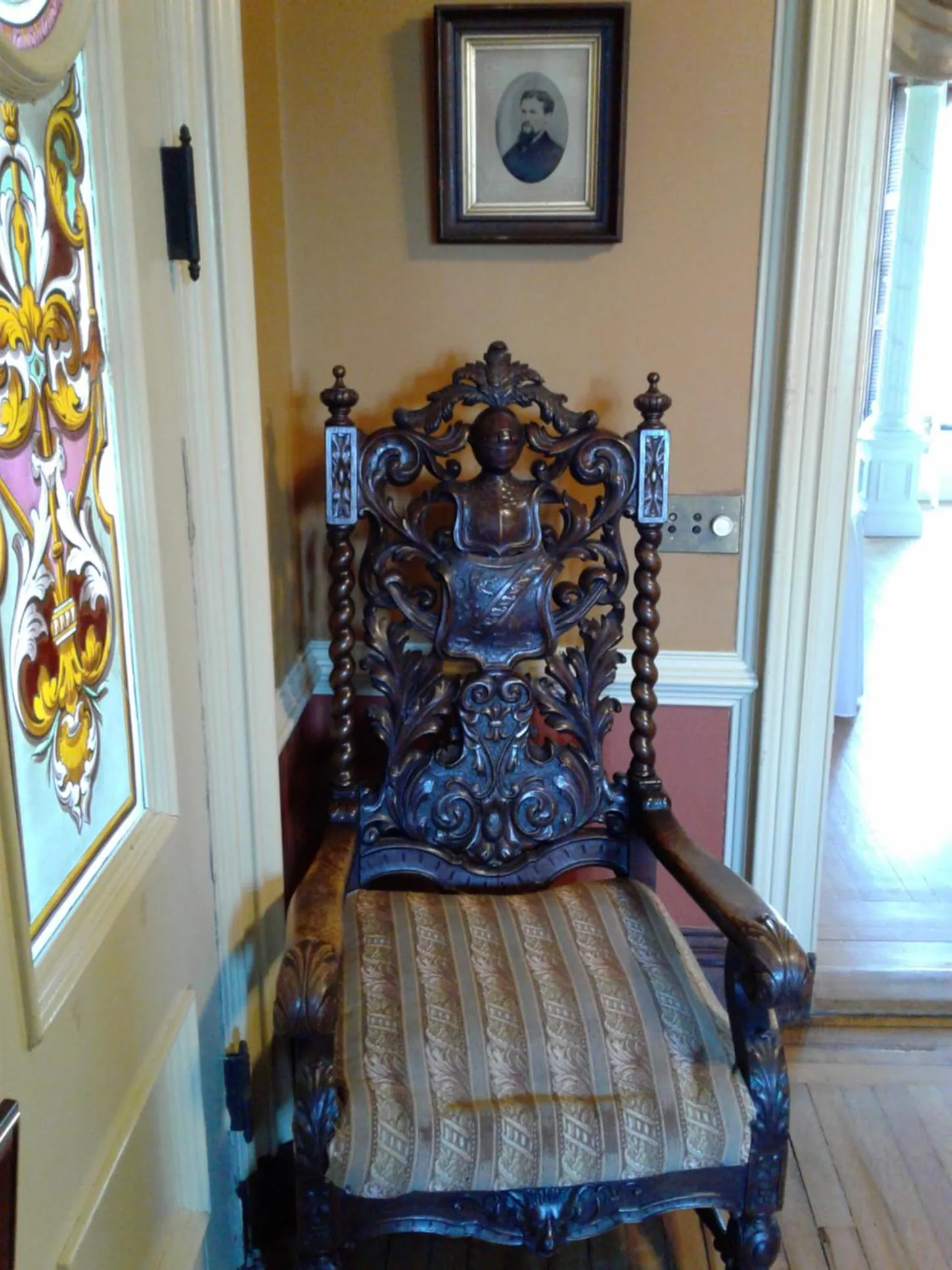Decorative detail, Bed in Proctor Mansion Inn