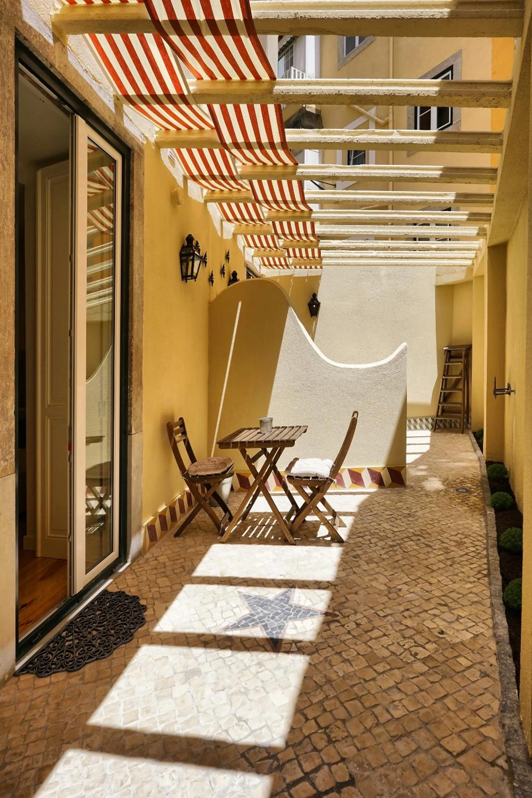 Patio in Casas de São Bento
