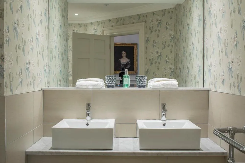 Bathroom in Perryville House