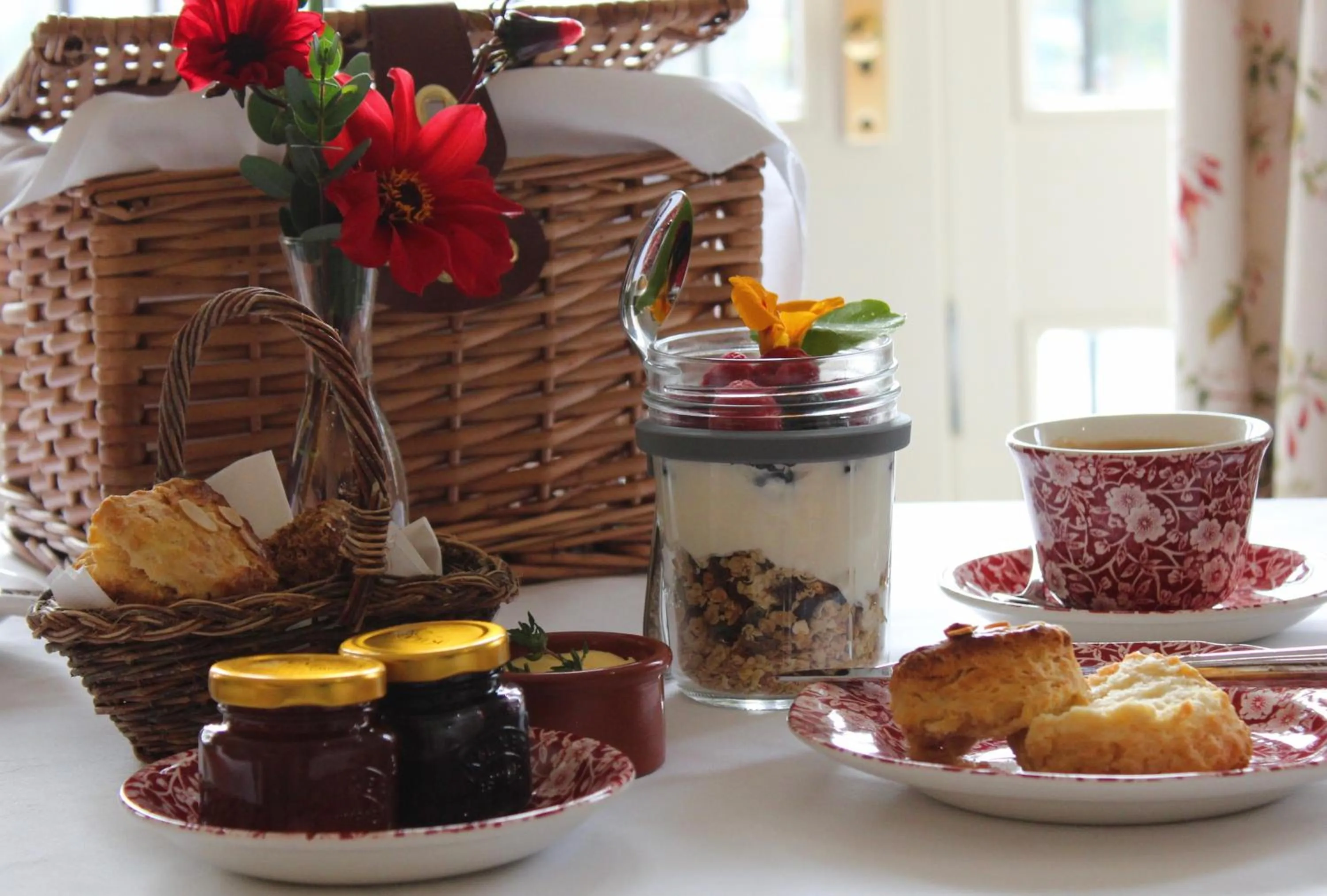 Breakfast in Perryville House