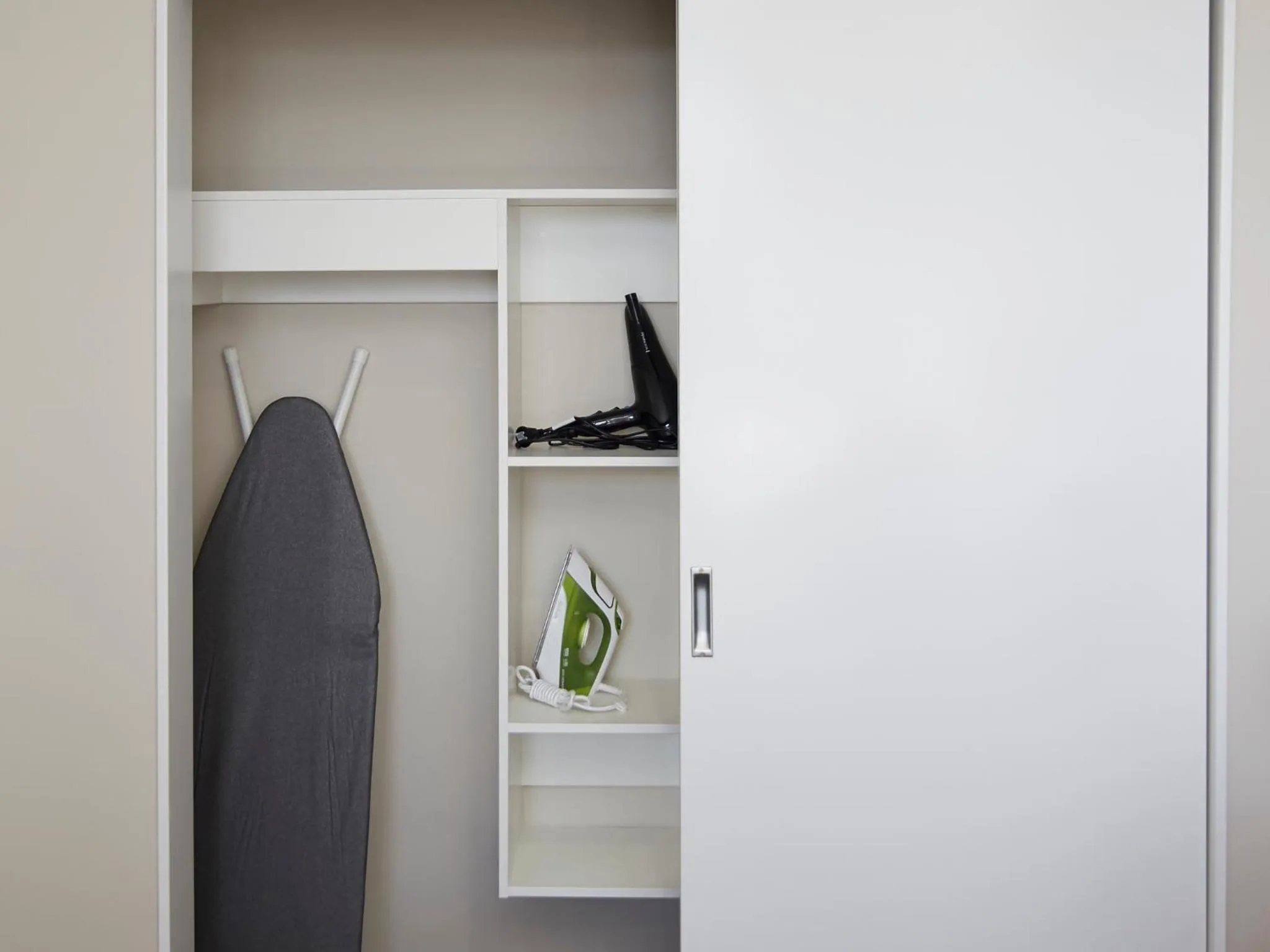 Area and facilities in Three Palms Lodge