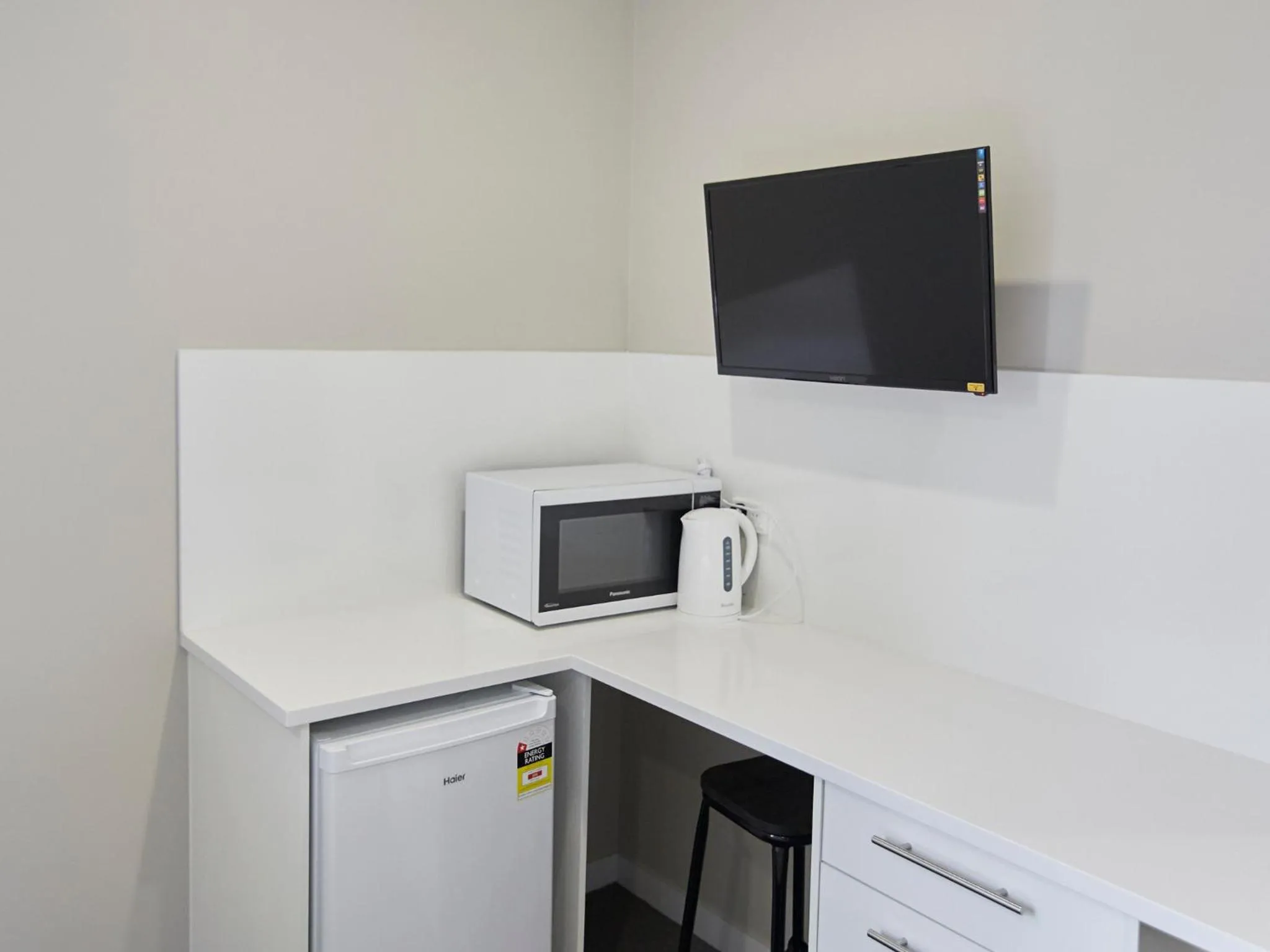 TV and multimedia in Three Palms Lodge