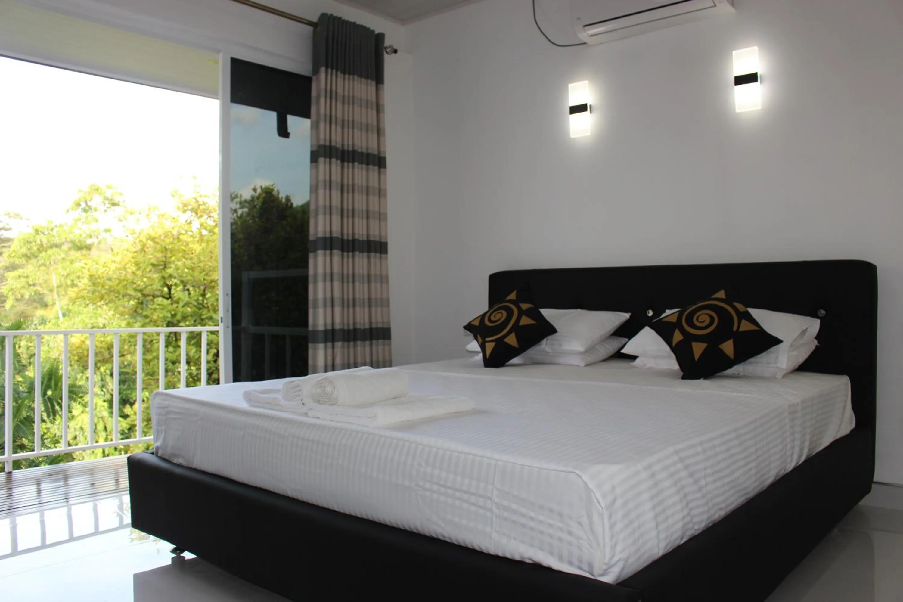 Bedroom, Bed in e-stay Hanthana Kandy