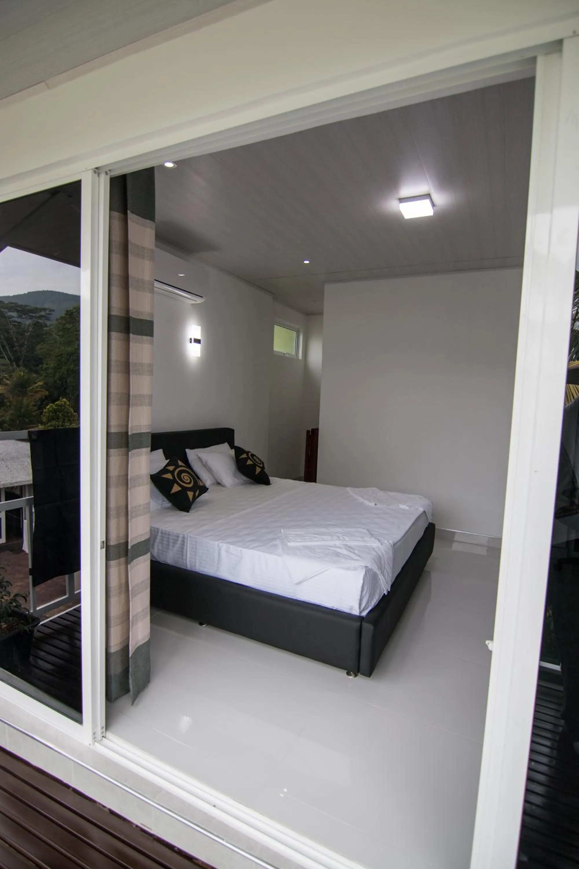 Bed in e-stay Hanthana Kandy