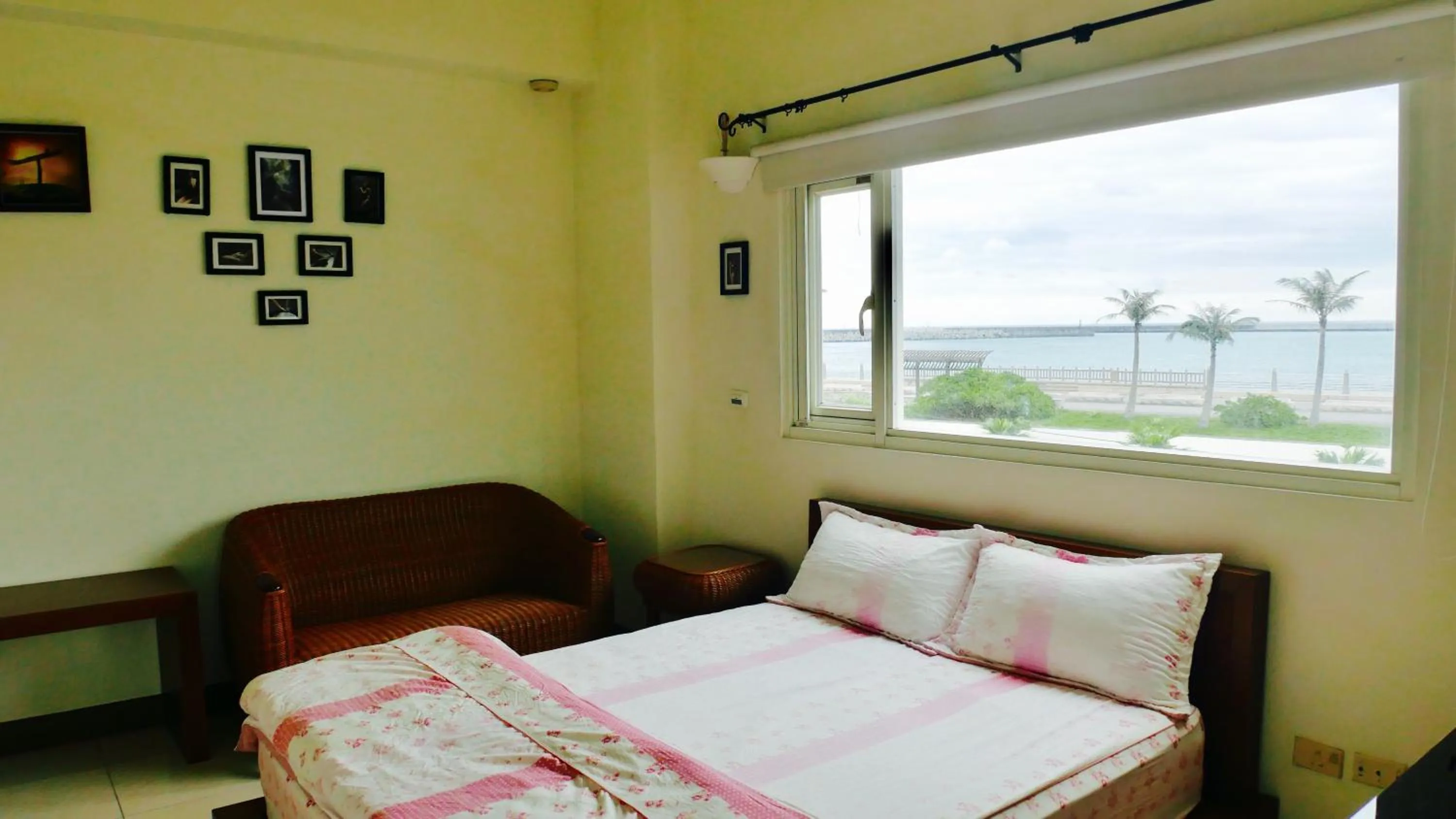 Bed in Sunshine Guest House