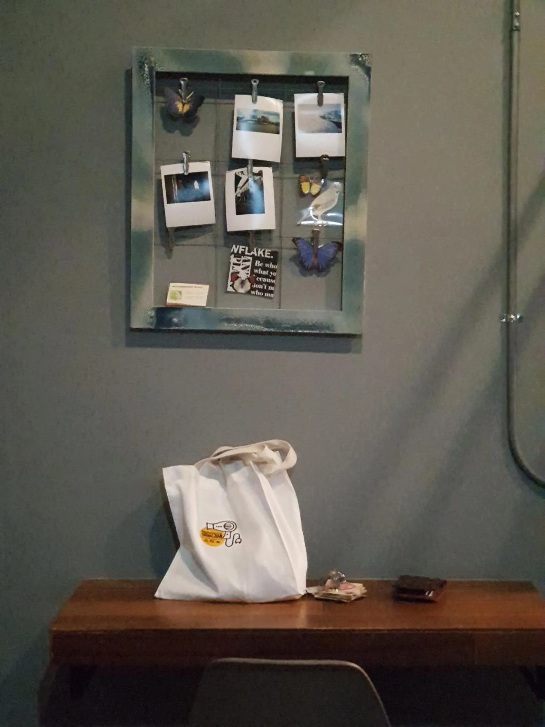 Decorative detail in Chernchan Hostel