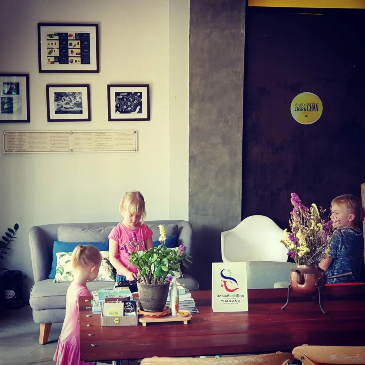 young children in Chernchan Hostel