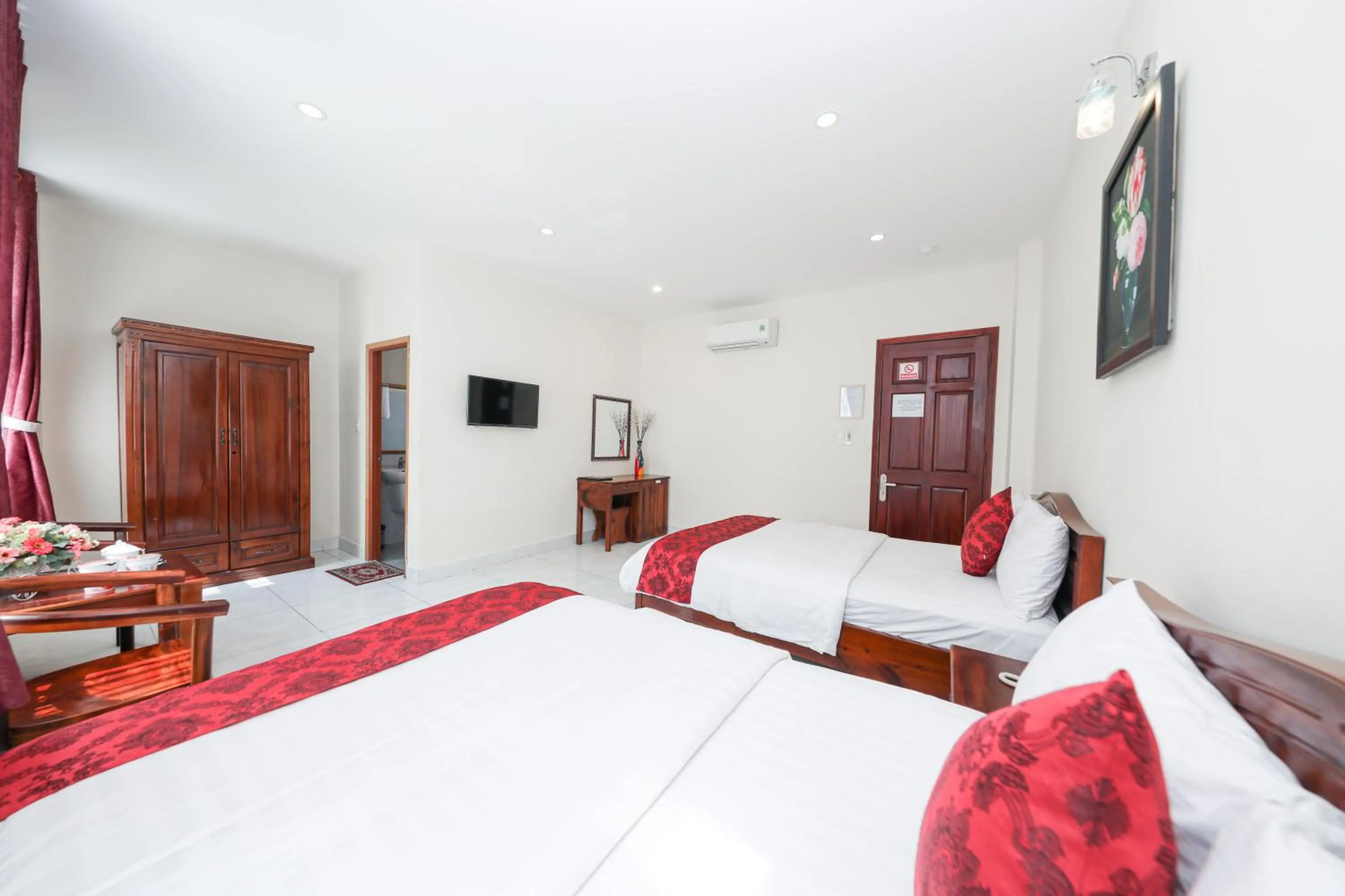 Bed in Minh Hoang Hotel