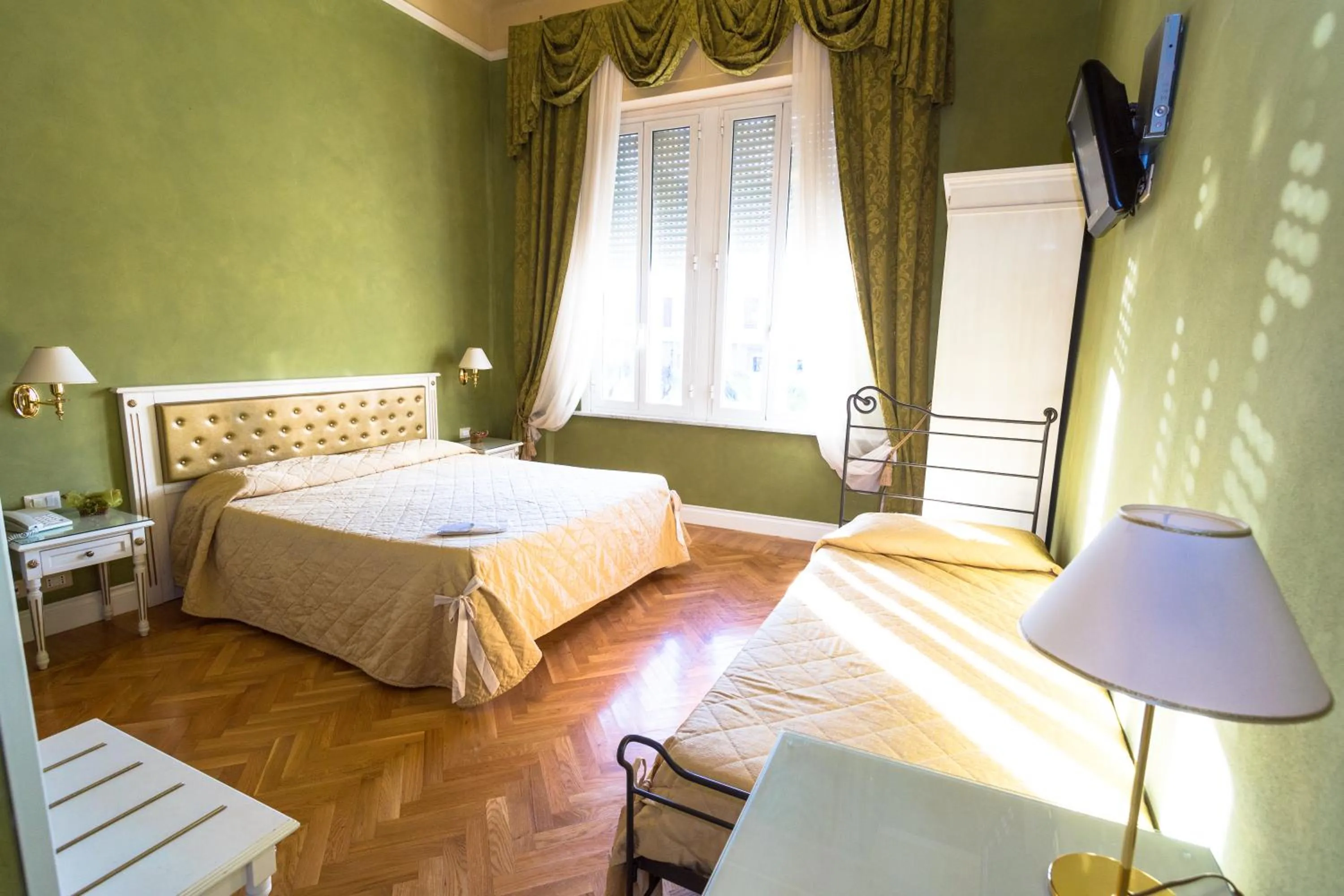 Photo of the whole room, Bed in Hotel Gennarino