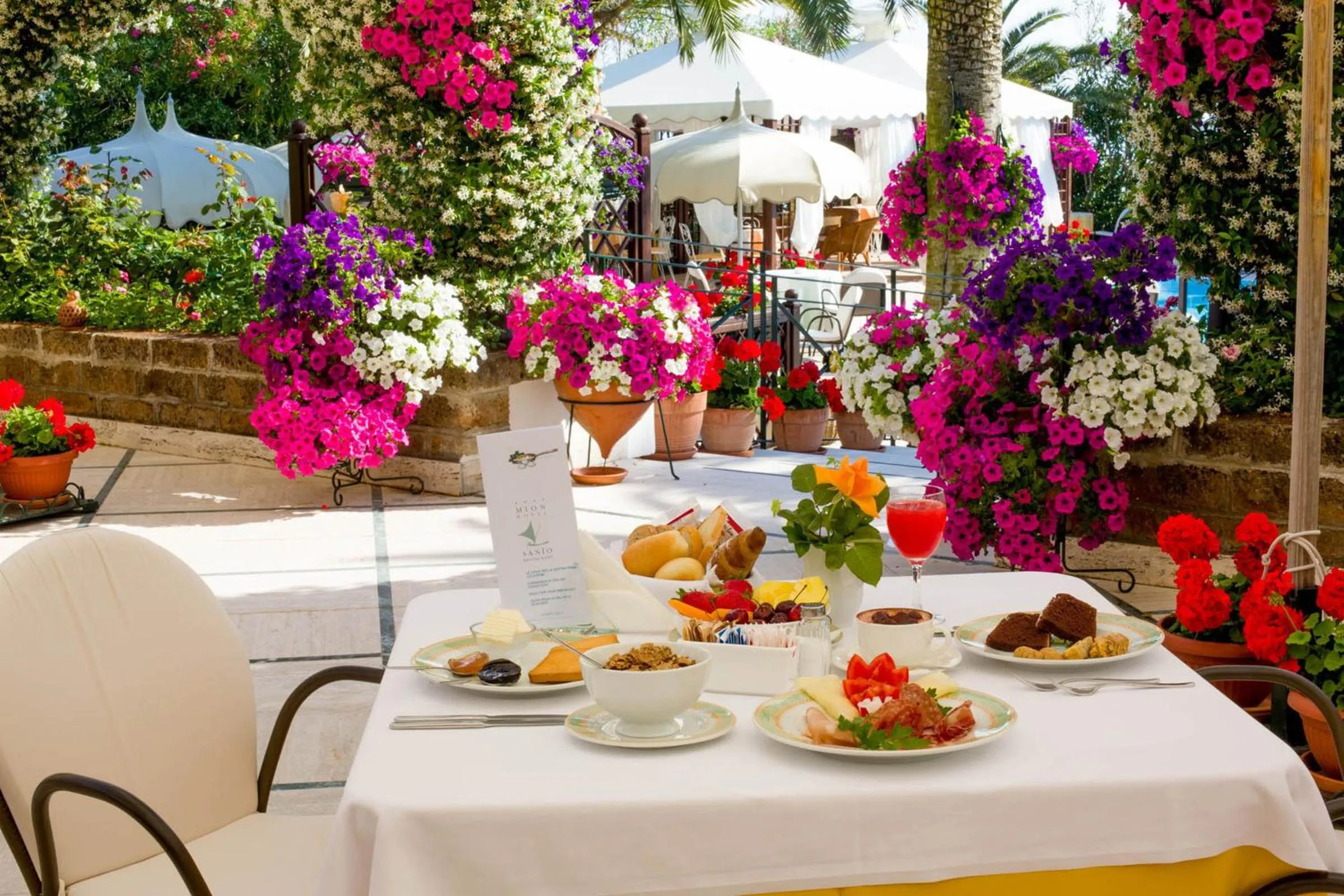 Buffet breakfast in Hotel Mion Charme & Relax