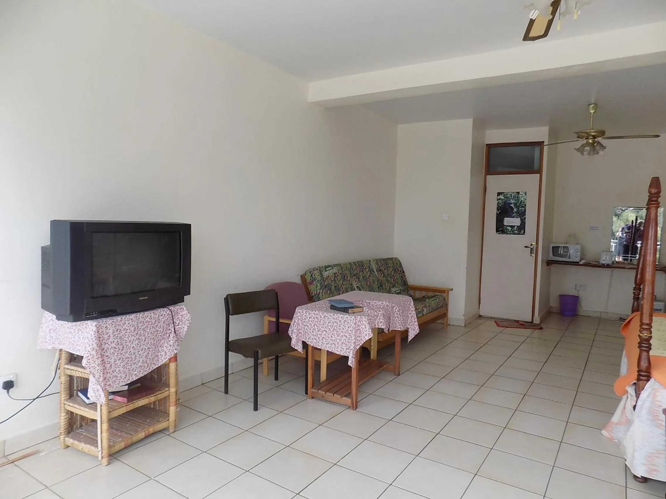 TV and multimedia in Sunrise Apartments Hotel Fort Portal