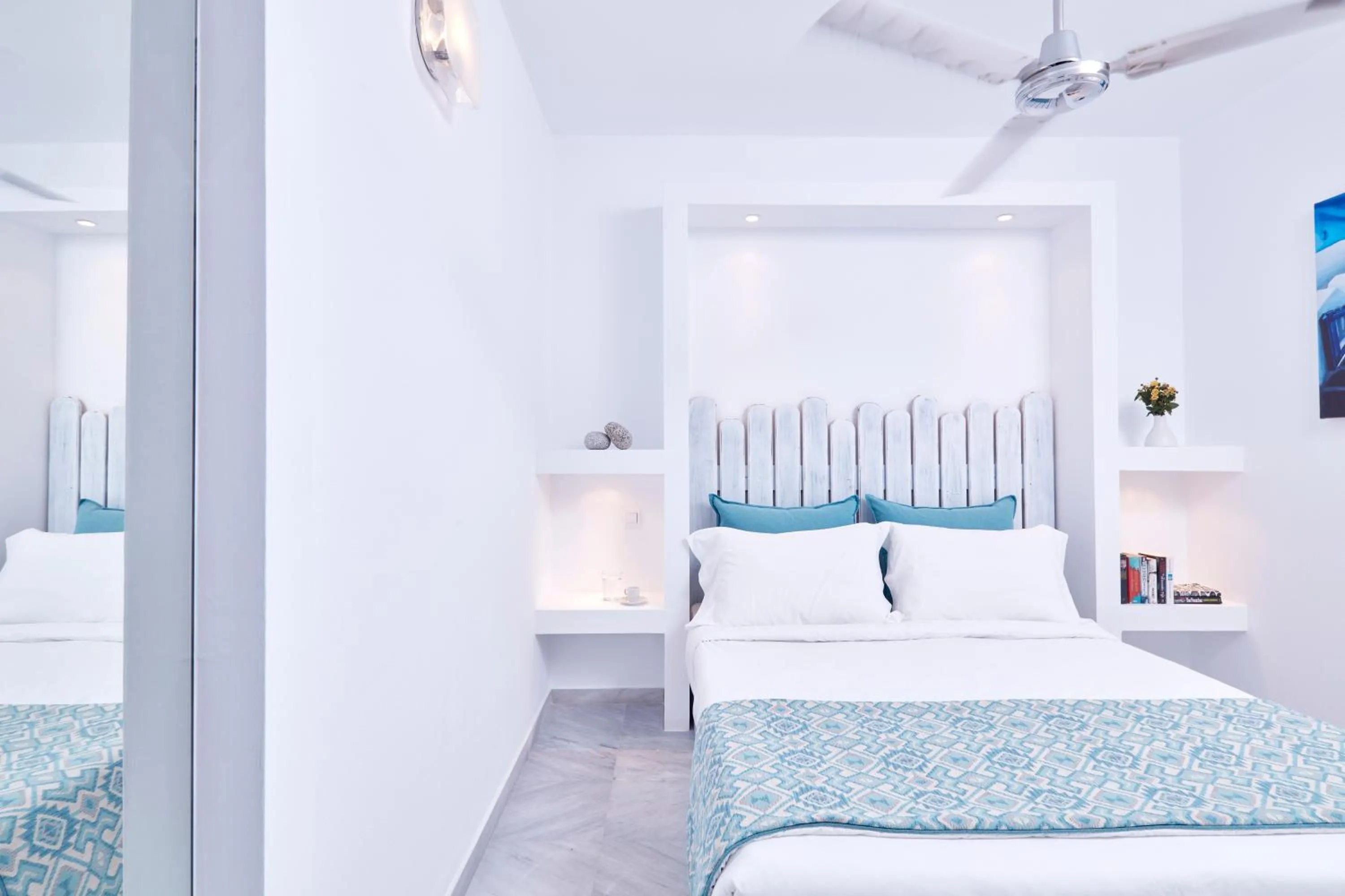 Bedroom, Bed in Mykonos Town Suites
