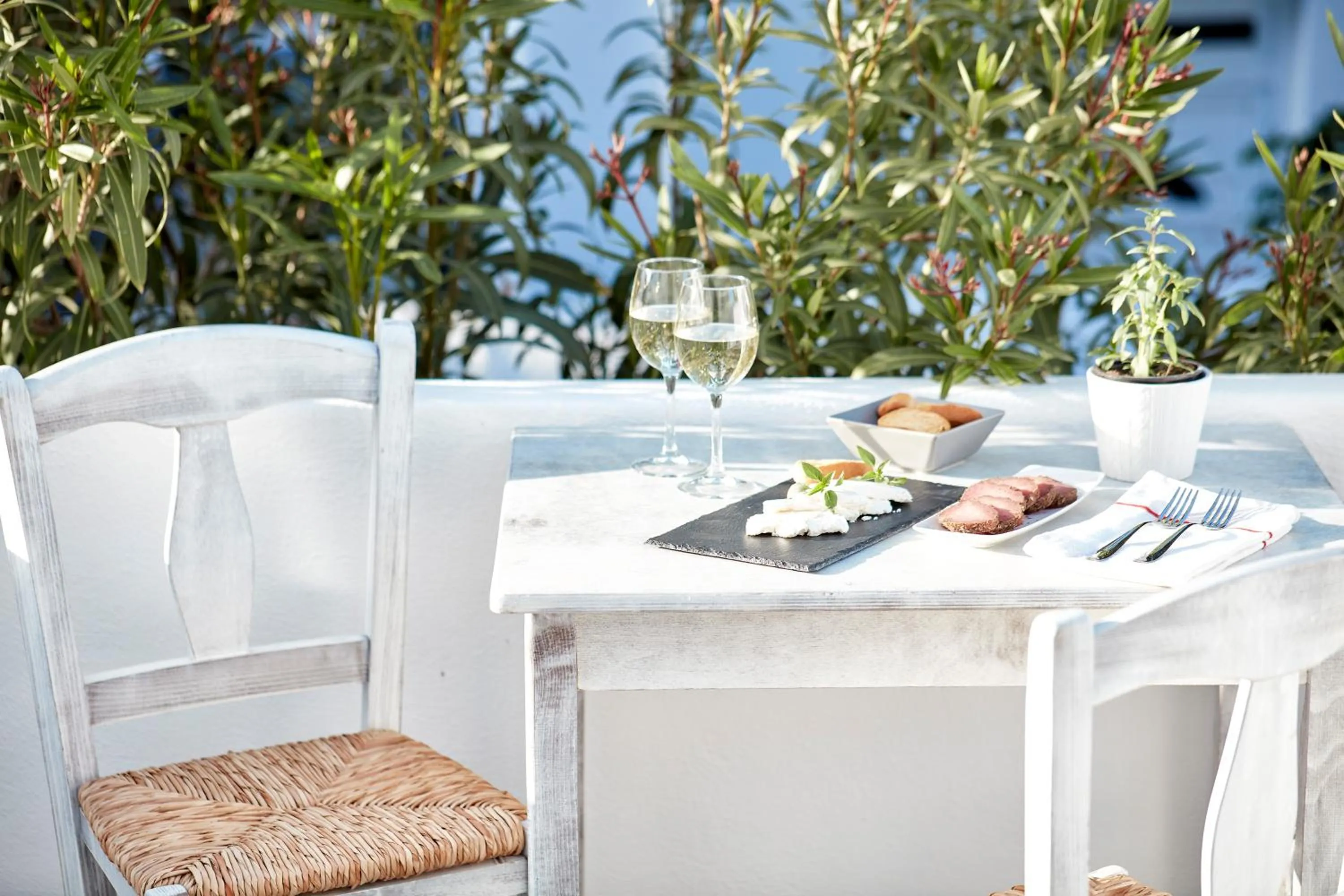 Garden in Mykonos Town Suites