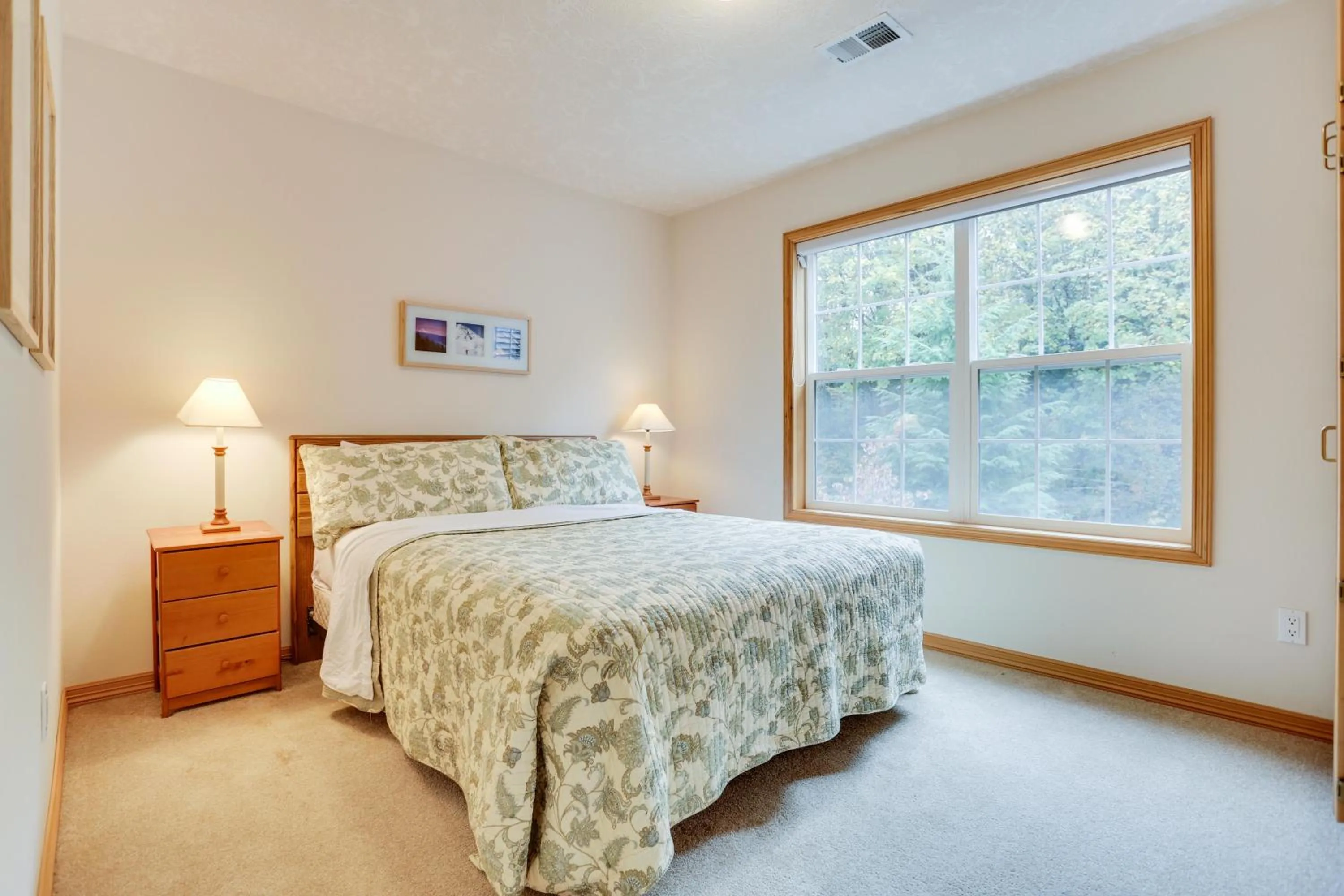 Bedroom, Bed in Golfer's Villa at the Resort on the Mountain