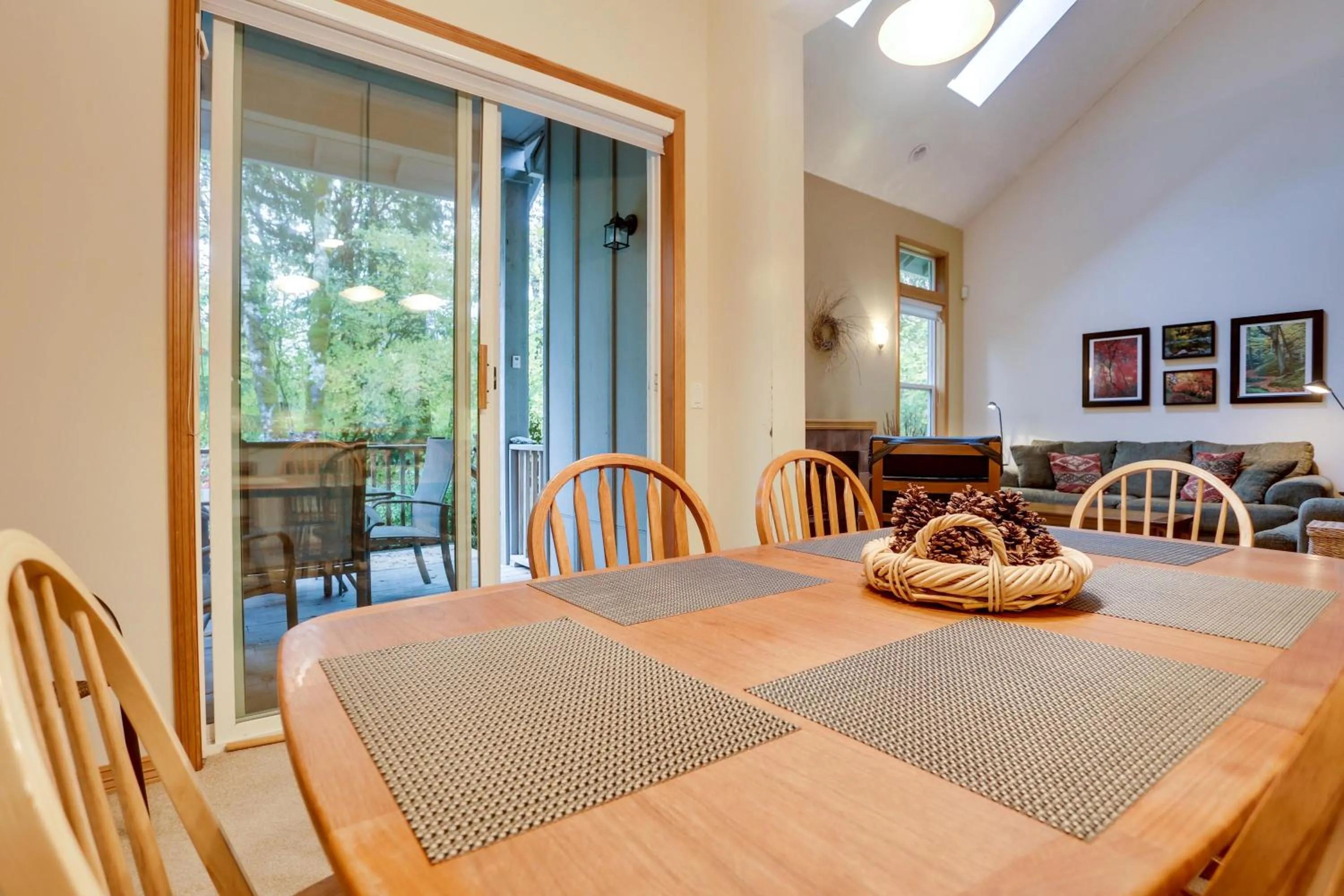 Dining area in Golfer's Villa at the Resort on the Mountain
