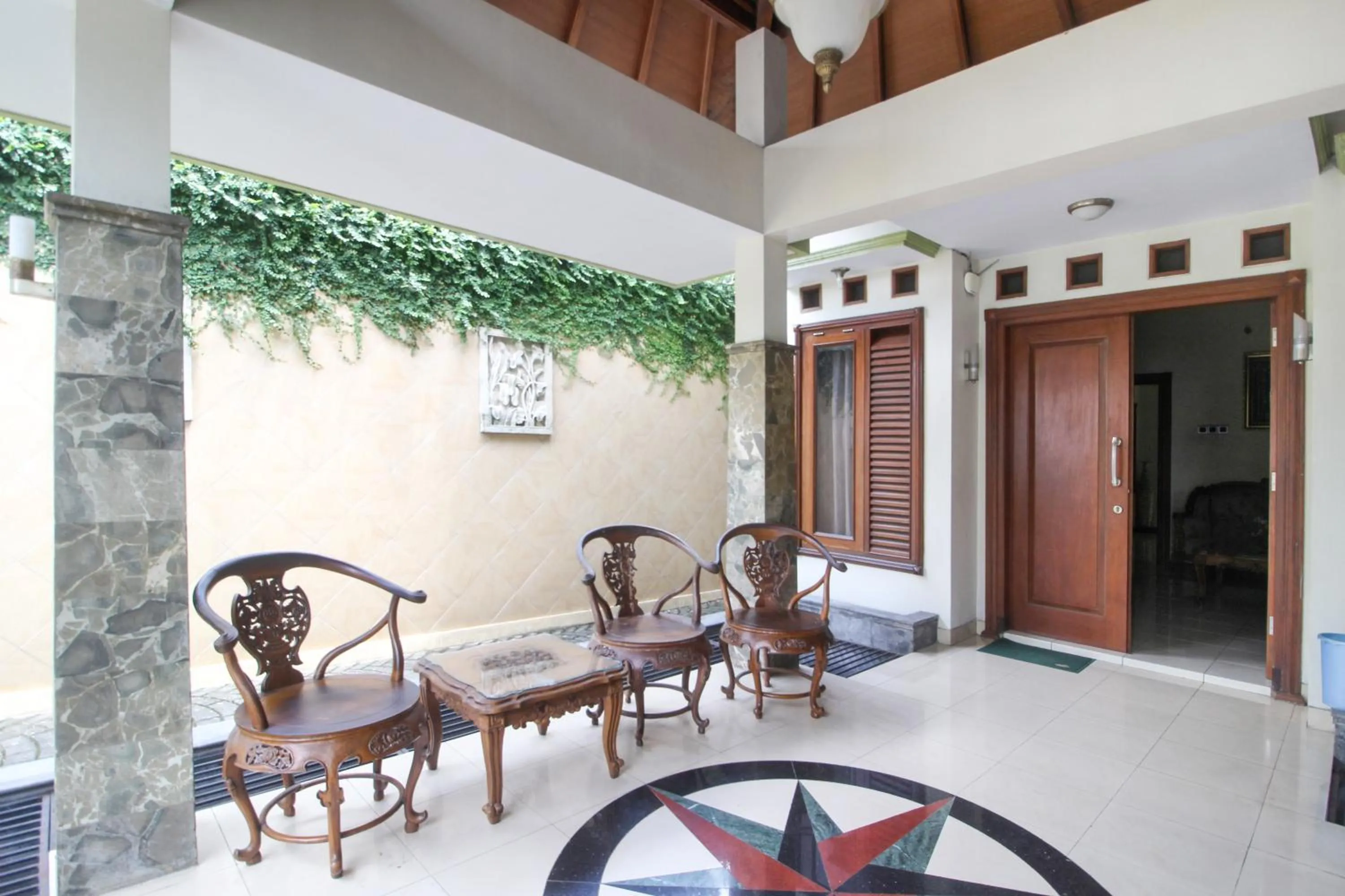 Balcony/Terrace in RedDoorz plus @ Tegal Panggung