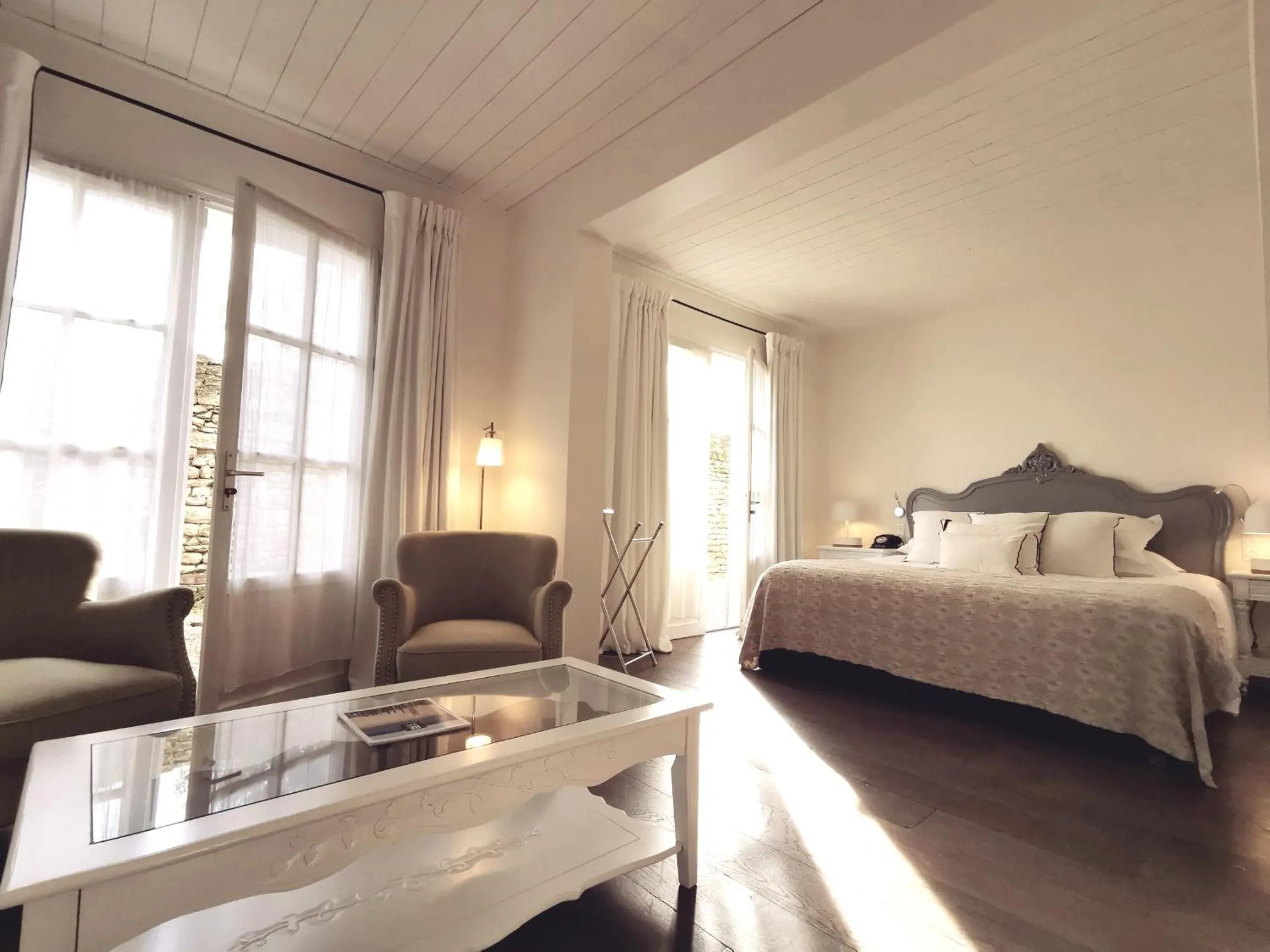 Living room in Le Clos Saint-Martin Hôtel & Spa