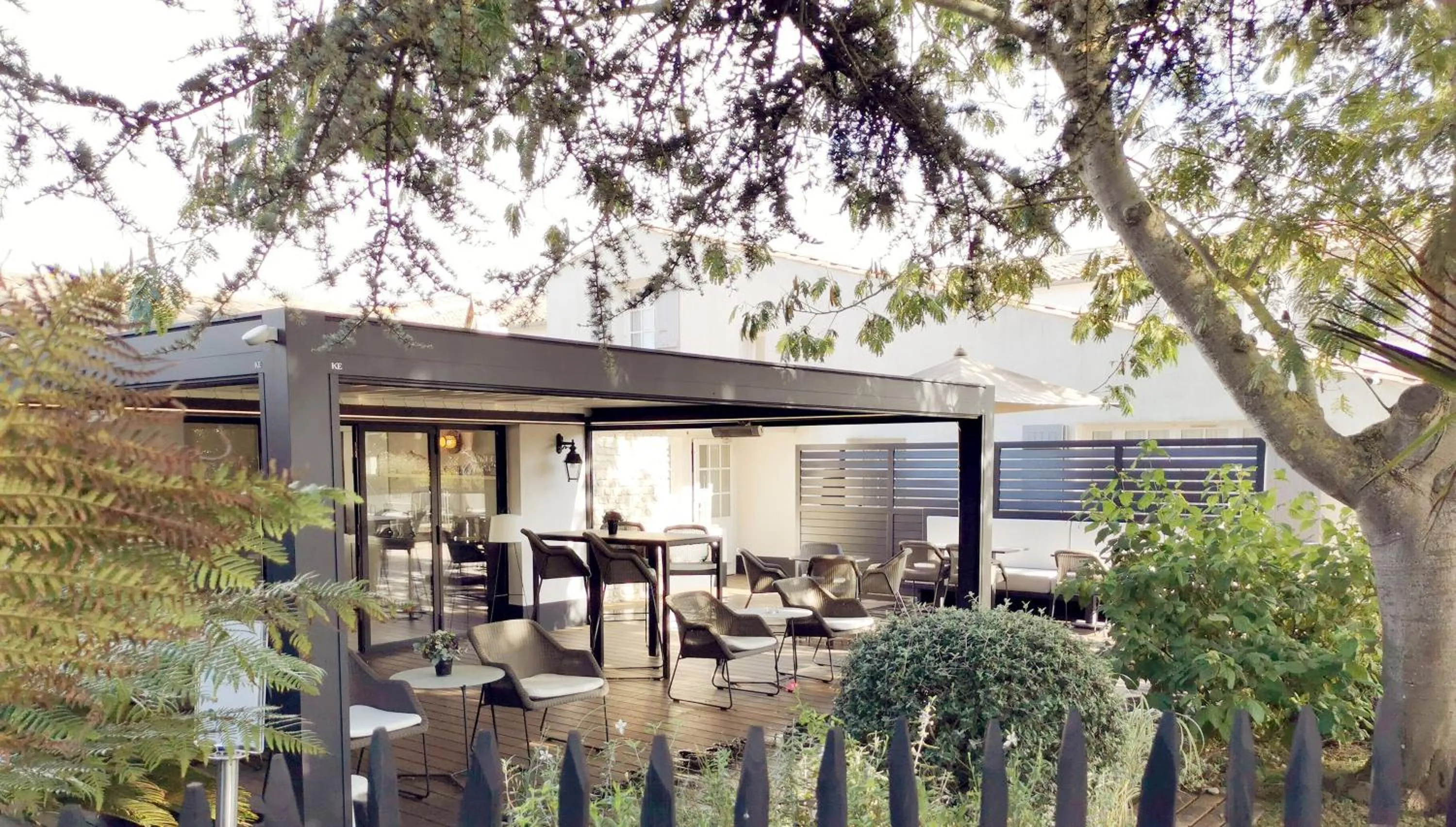 Balcony/Terrace in Le Clos Saint-Martin Hôtel & Spa