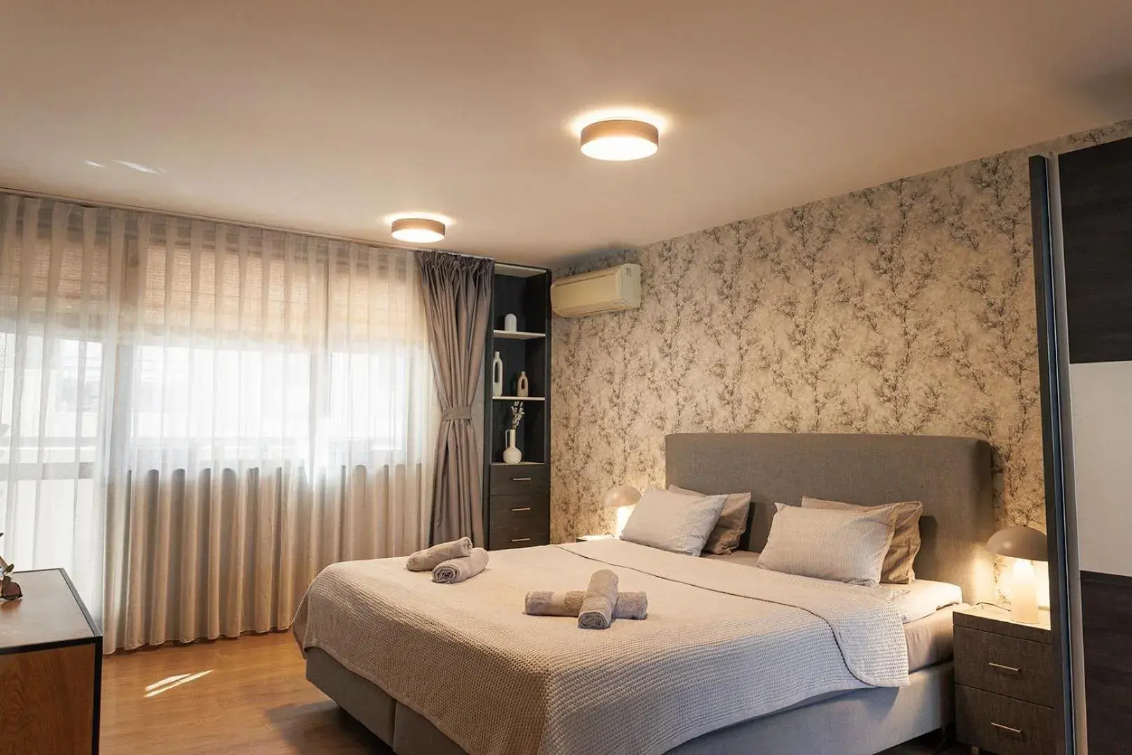 Apartment with Terrace in City Center Apartments with Parking Apartment with Terrace in City Center Apartments with Parking