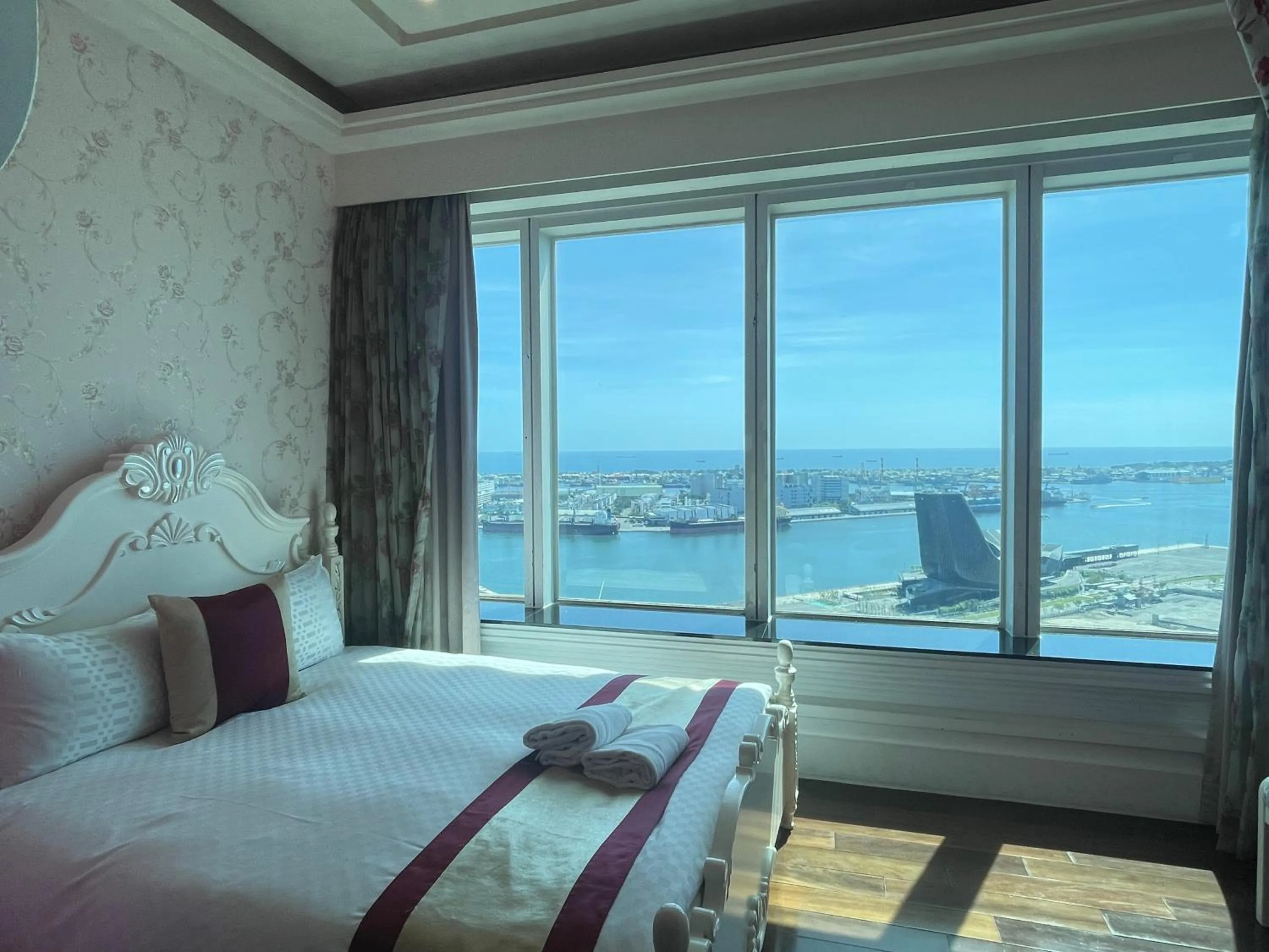 Bed in Neo Sky Hotel