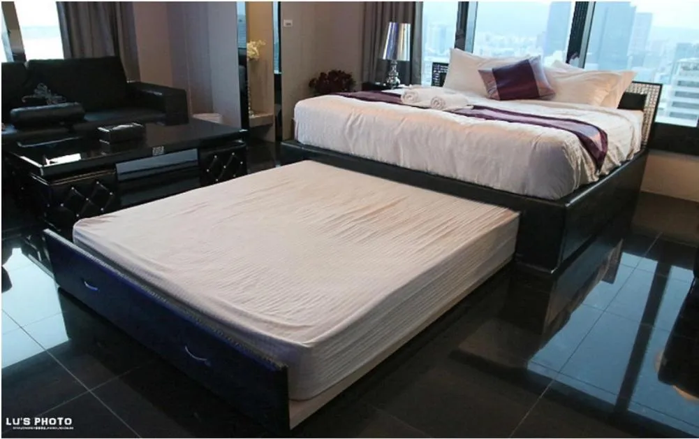 Bed in Neo Sky Hotel