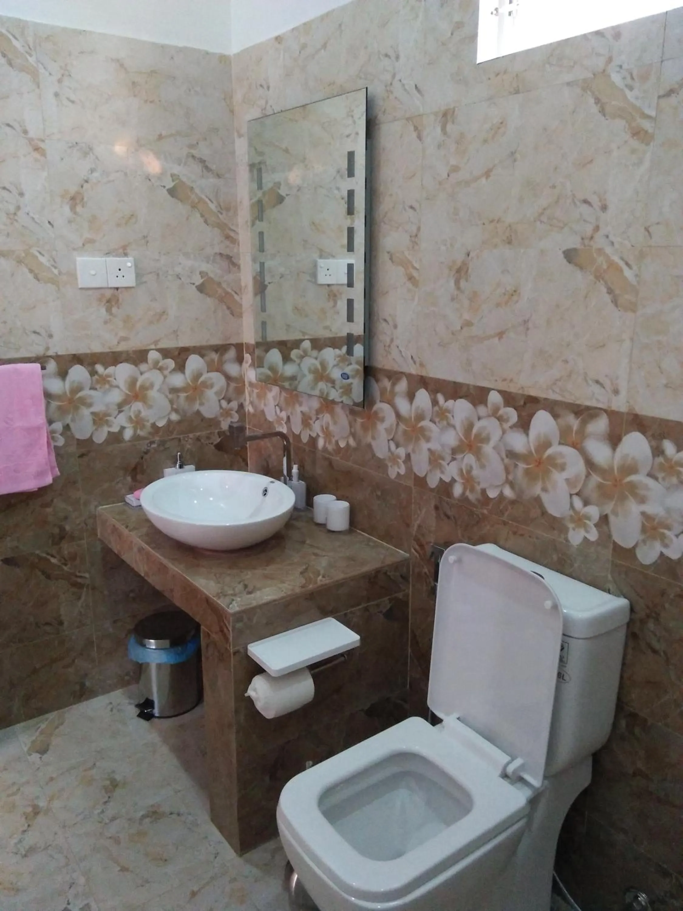 Bathroom in White Elephant Villa & Restaurant