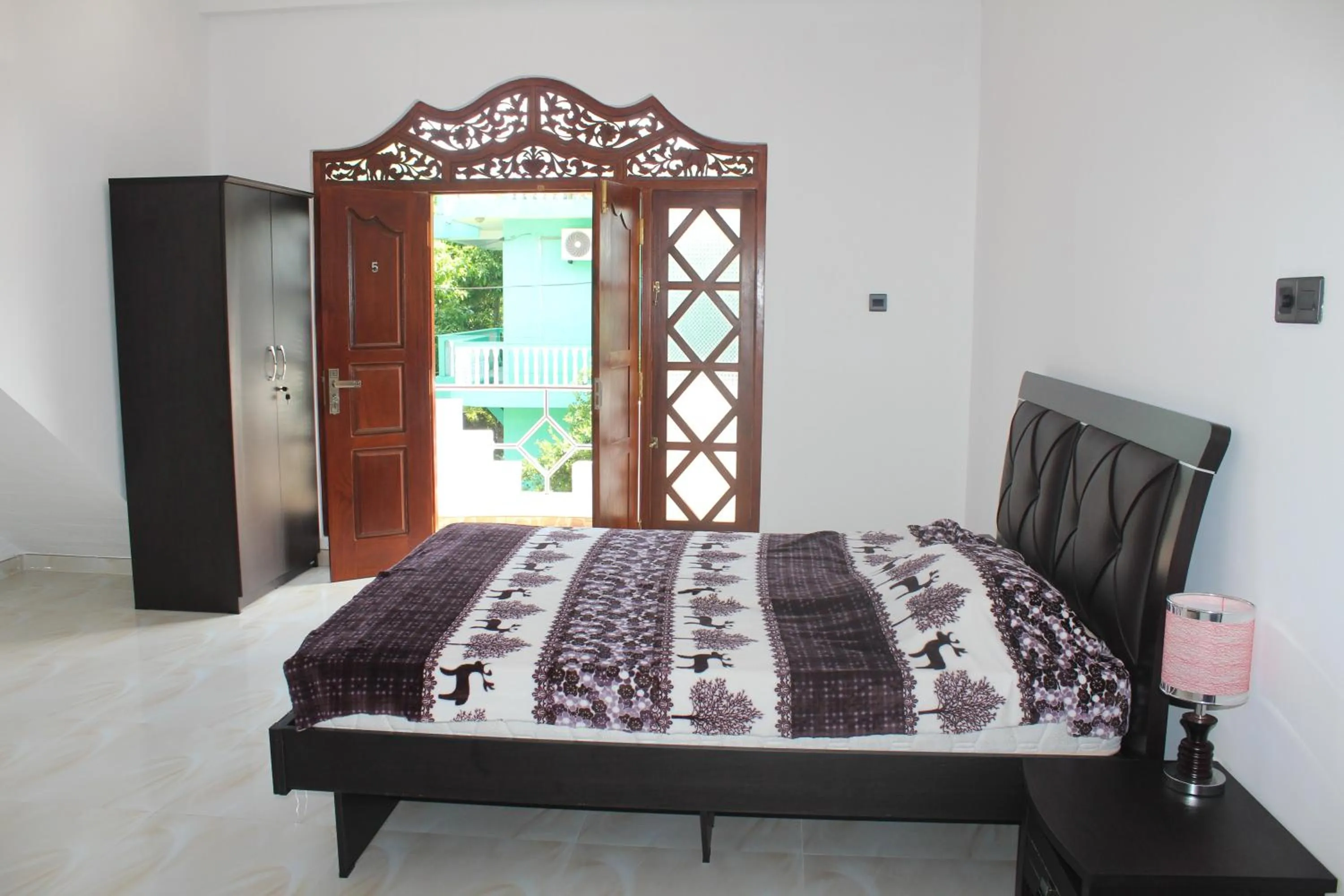 Bedroom, Bed in White Elephant Villa & Restaurant