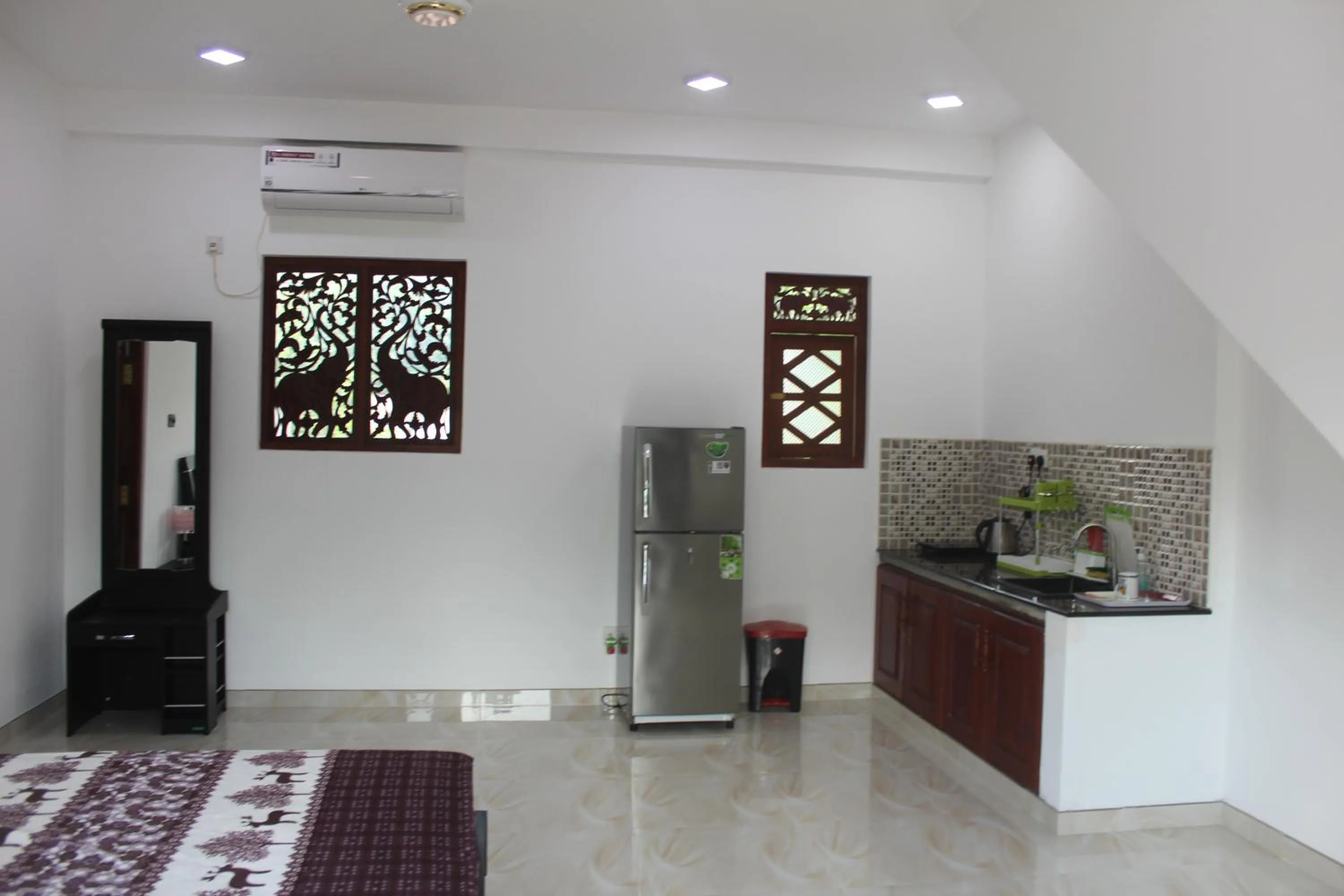 Kitchen or kitchenette in White Elephant Villa & Restaurant