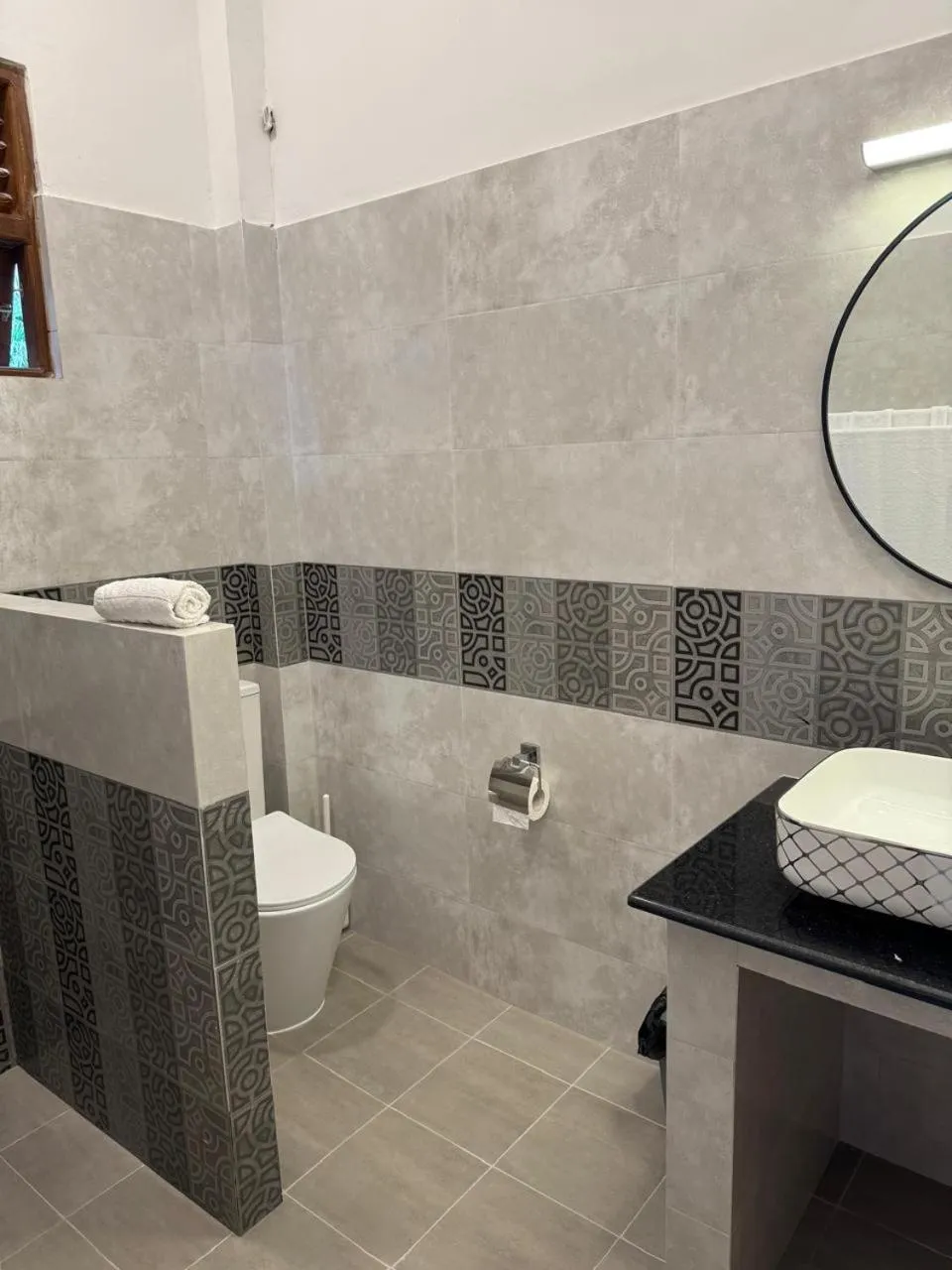 Shower in White Elephant Villa & Restaurant