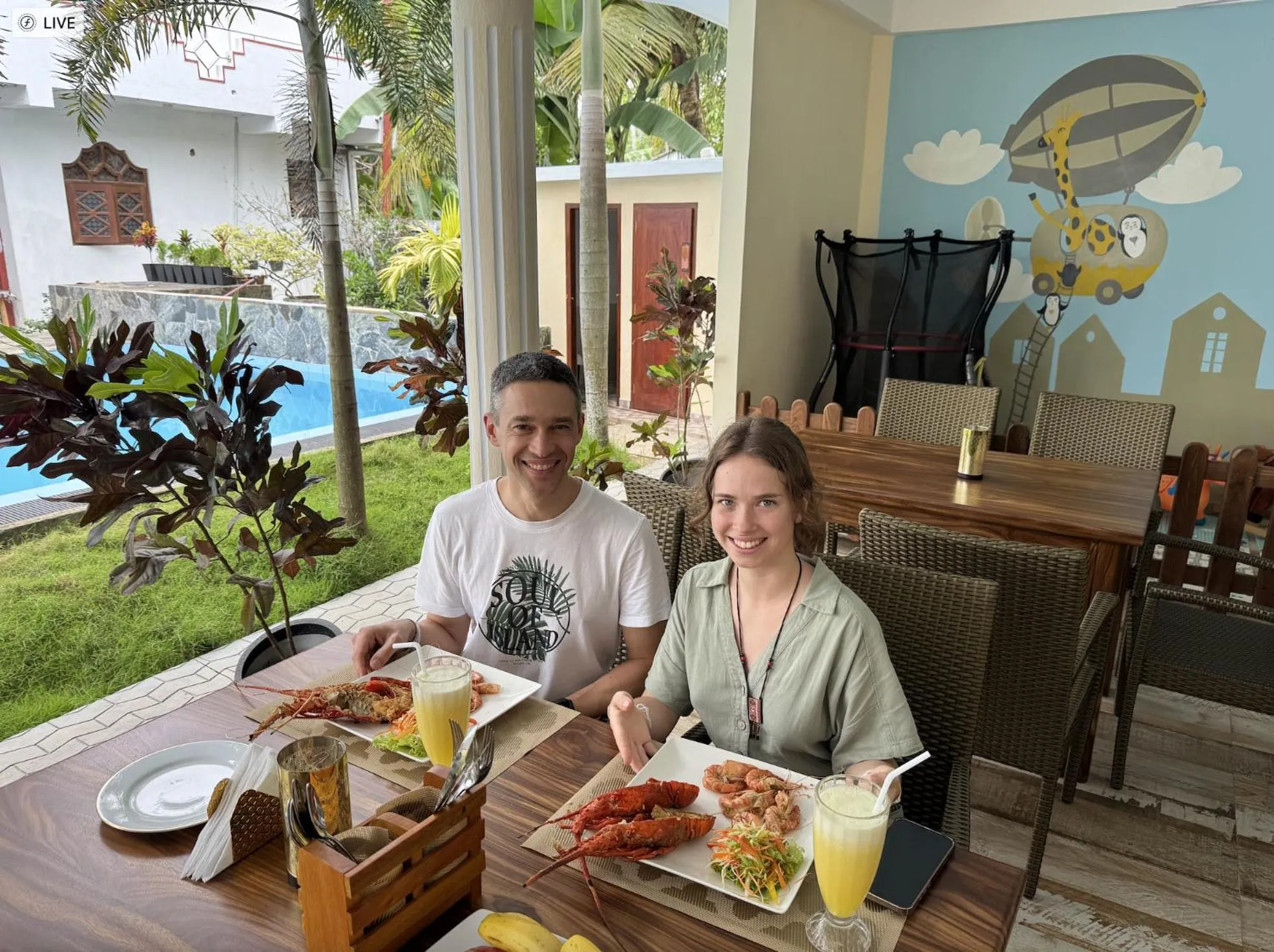 Restaurant/places to eat in White Elephant Villa & Restaurant