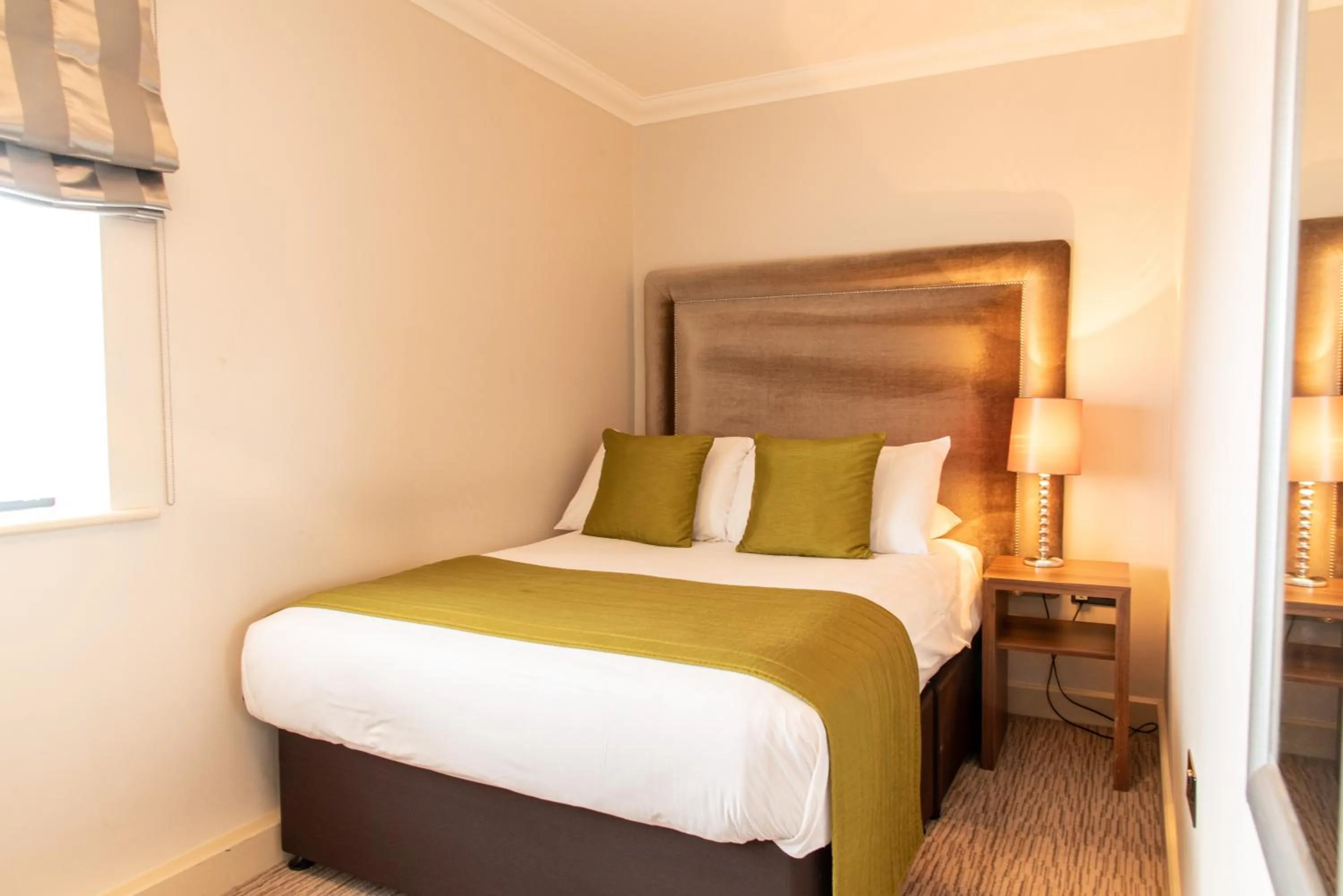 Bed in Dukes Head Hotel Kings Lynn