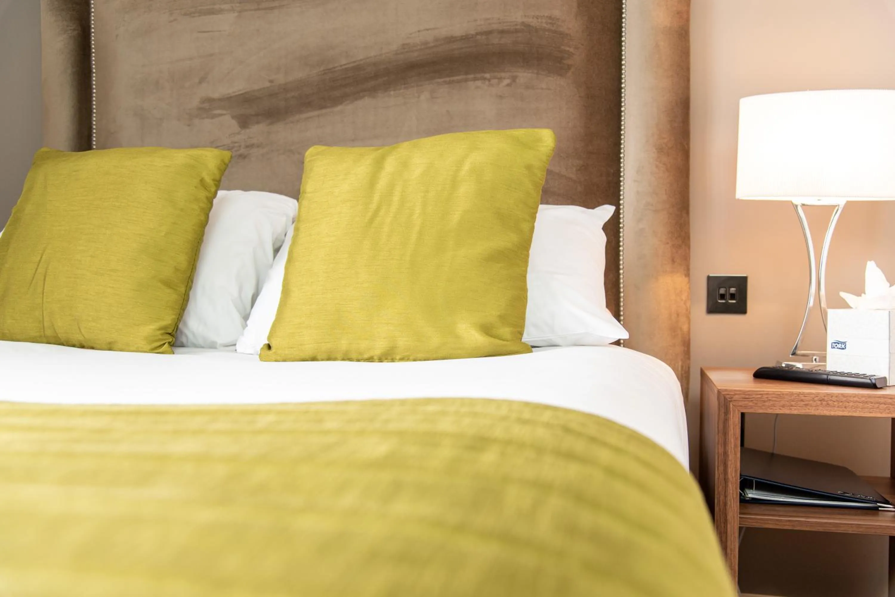 Bed in Dukes Head Hotel Kings Lynn