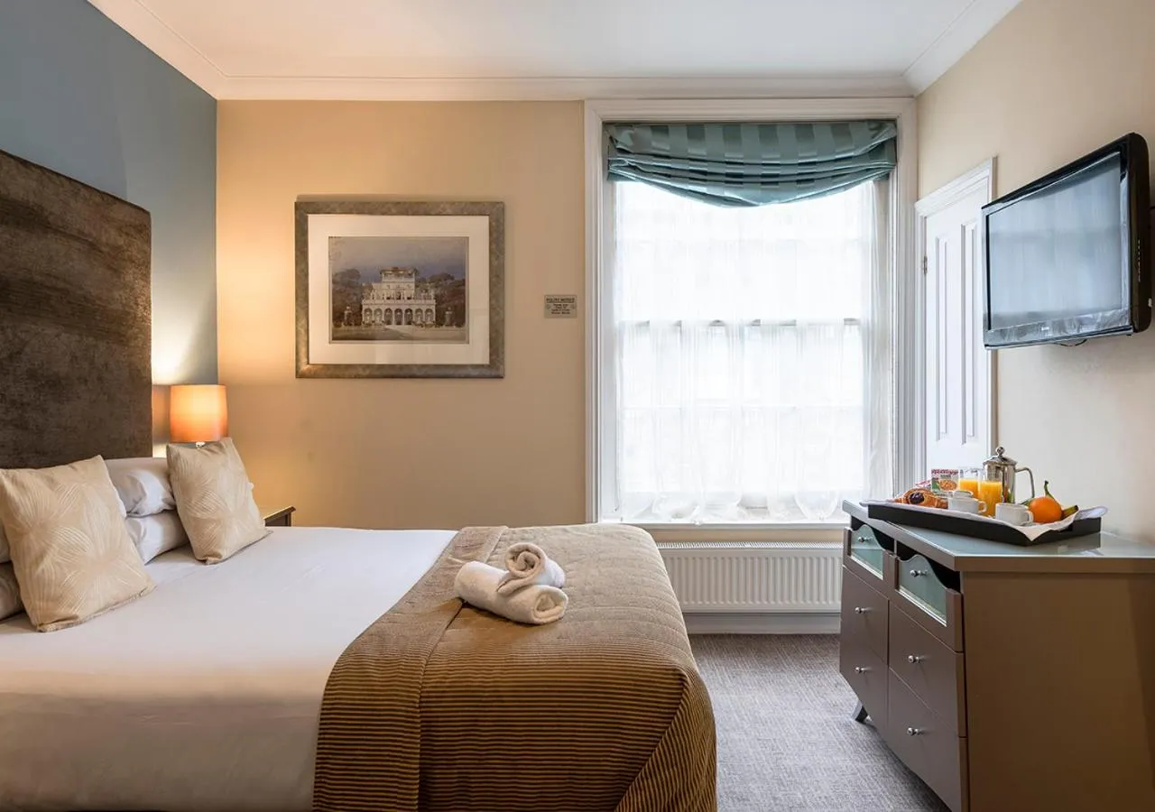 Bed in Dukes Head Hotel Kings Lynn