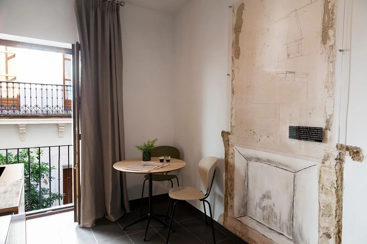 Photo of the whole room, Bed in Welldone Cathedral