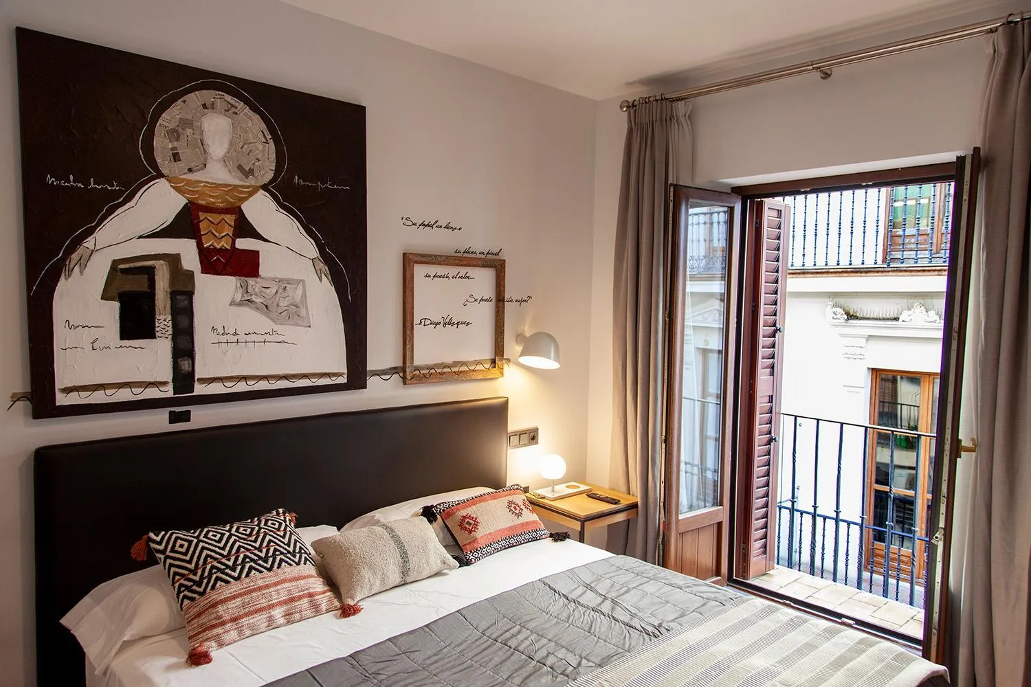 Bedroom, Bed in Welldone Cathedral