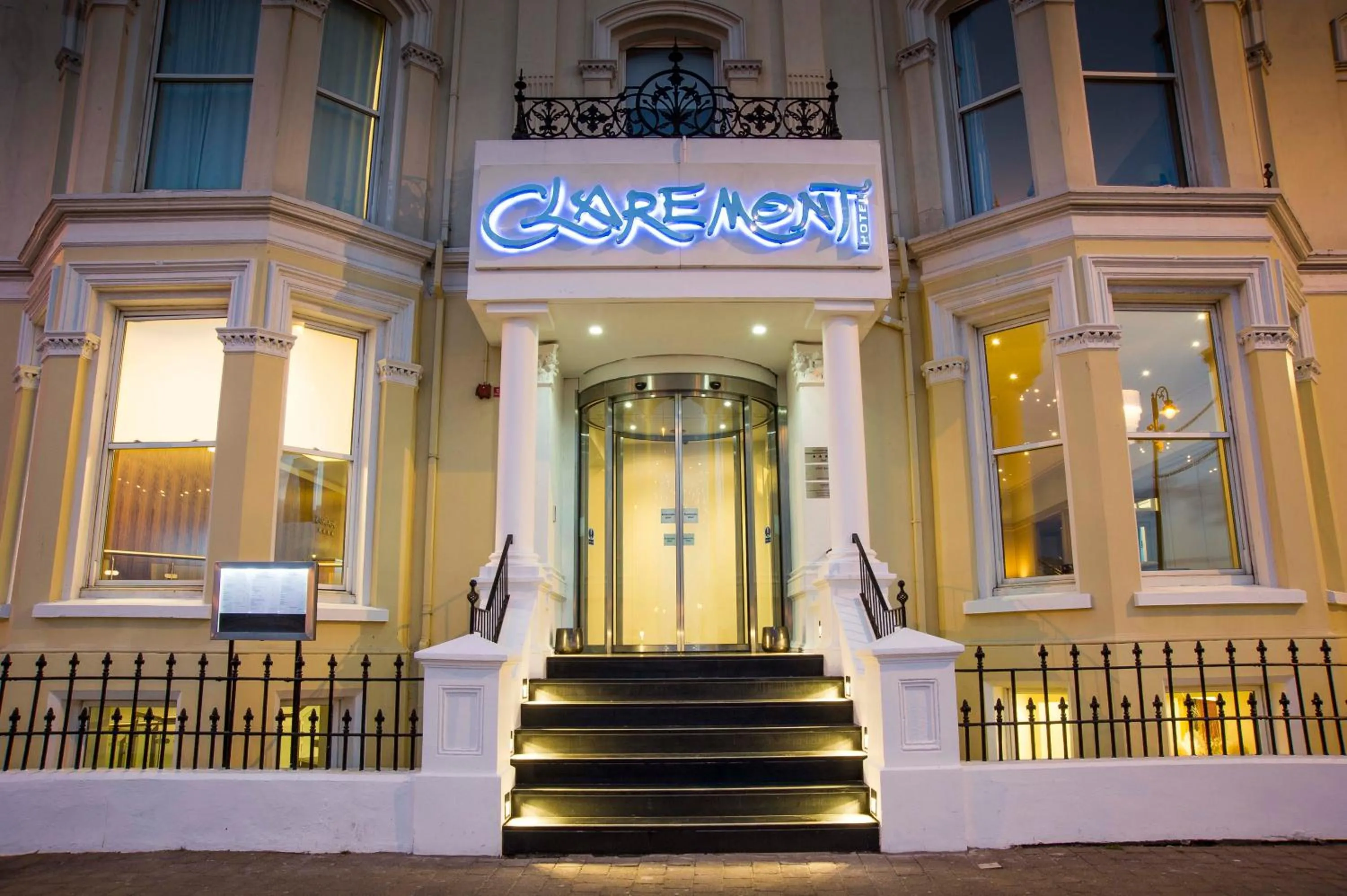 Facade/entrance in Claremont Hotel